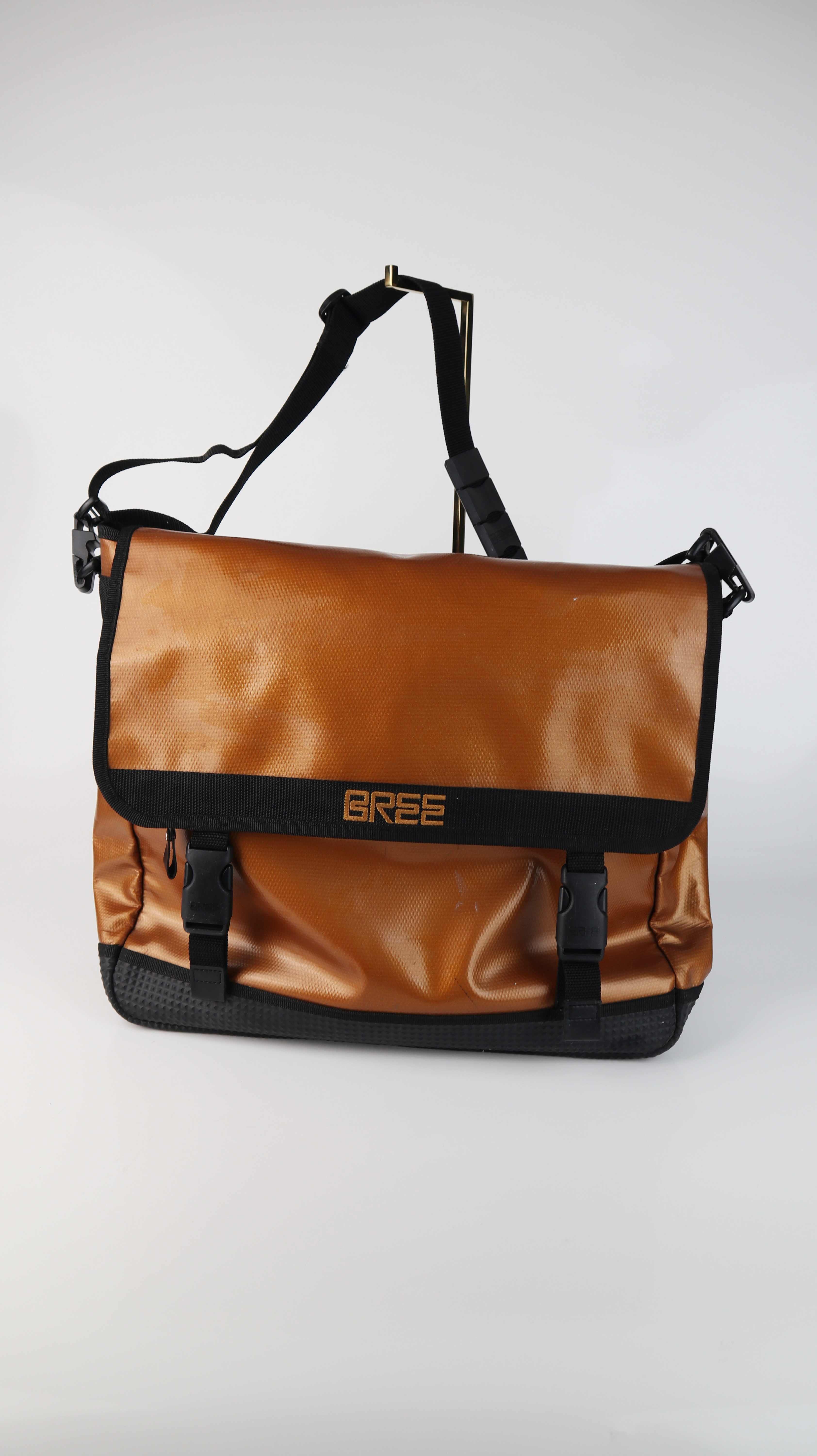 Bree Tasche Umhängetasche metallic braun schwarz Schultertasche Planentasche