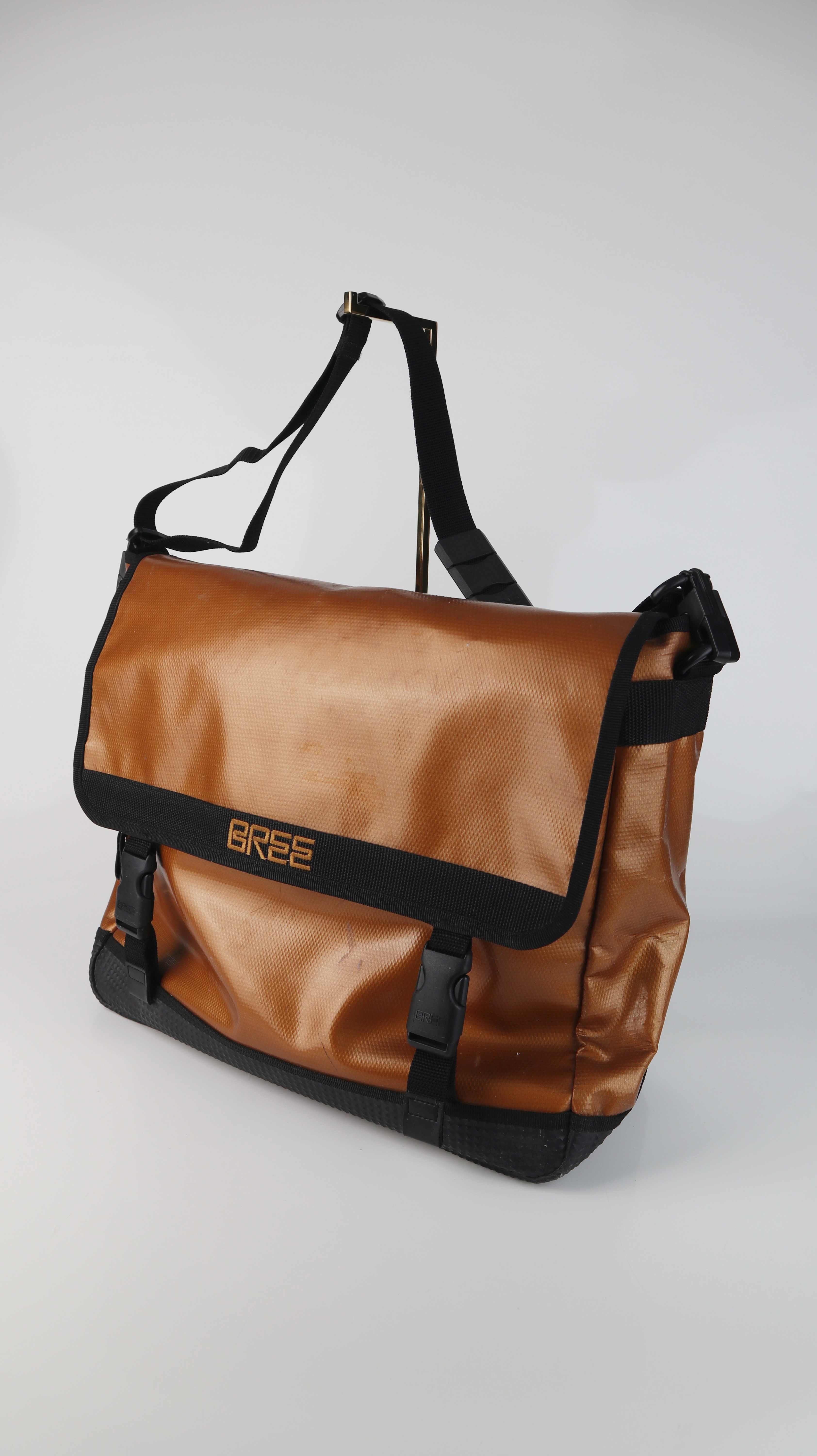 Bree Tasche Umhängetasche metallic braun schwarz Schultertasche Planentasche
