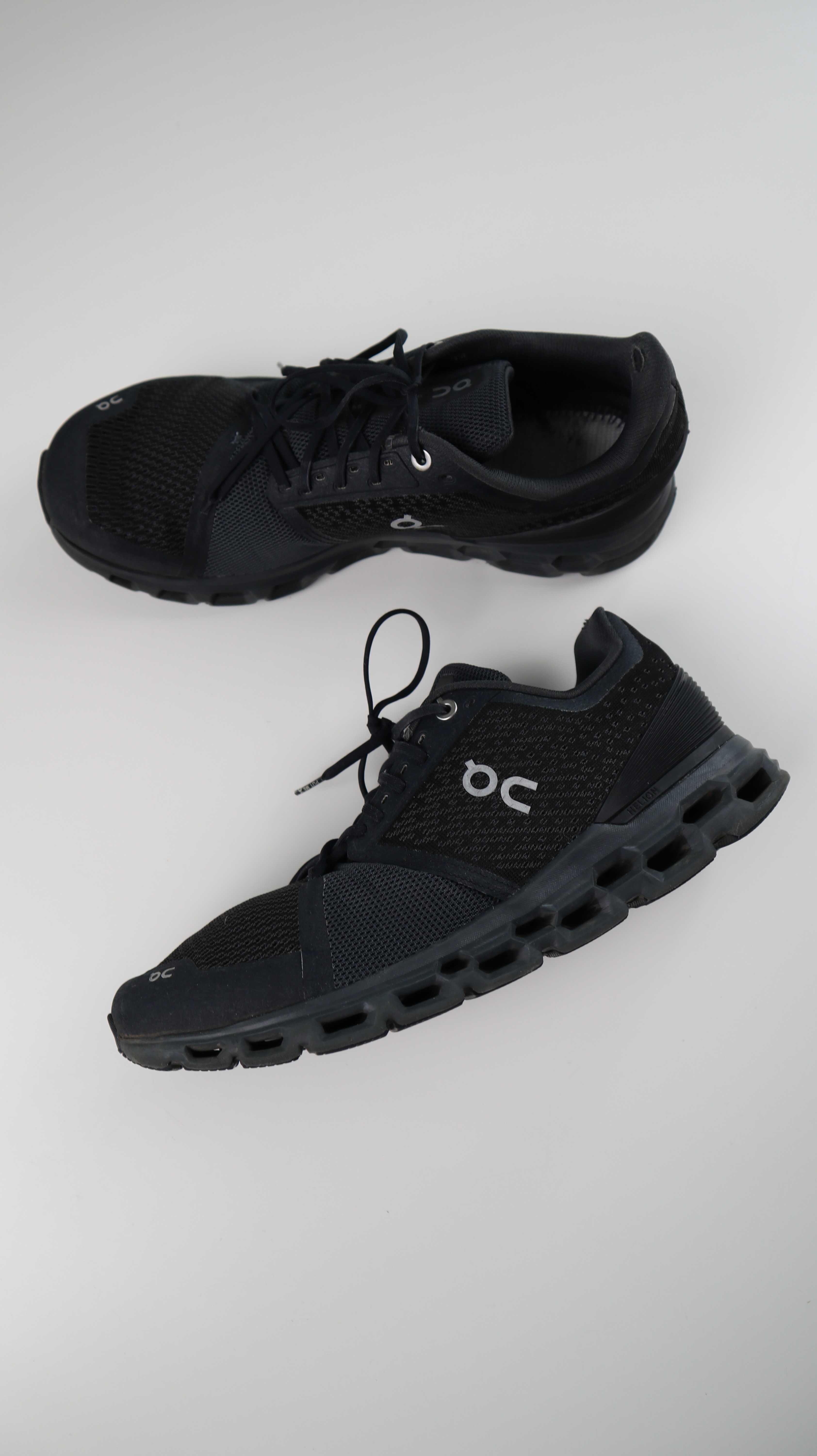 On running Sneaker Turnschuhe 44 schwarz Schnürer