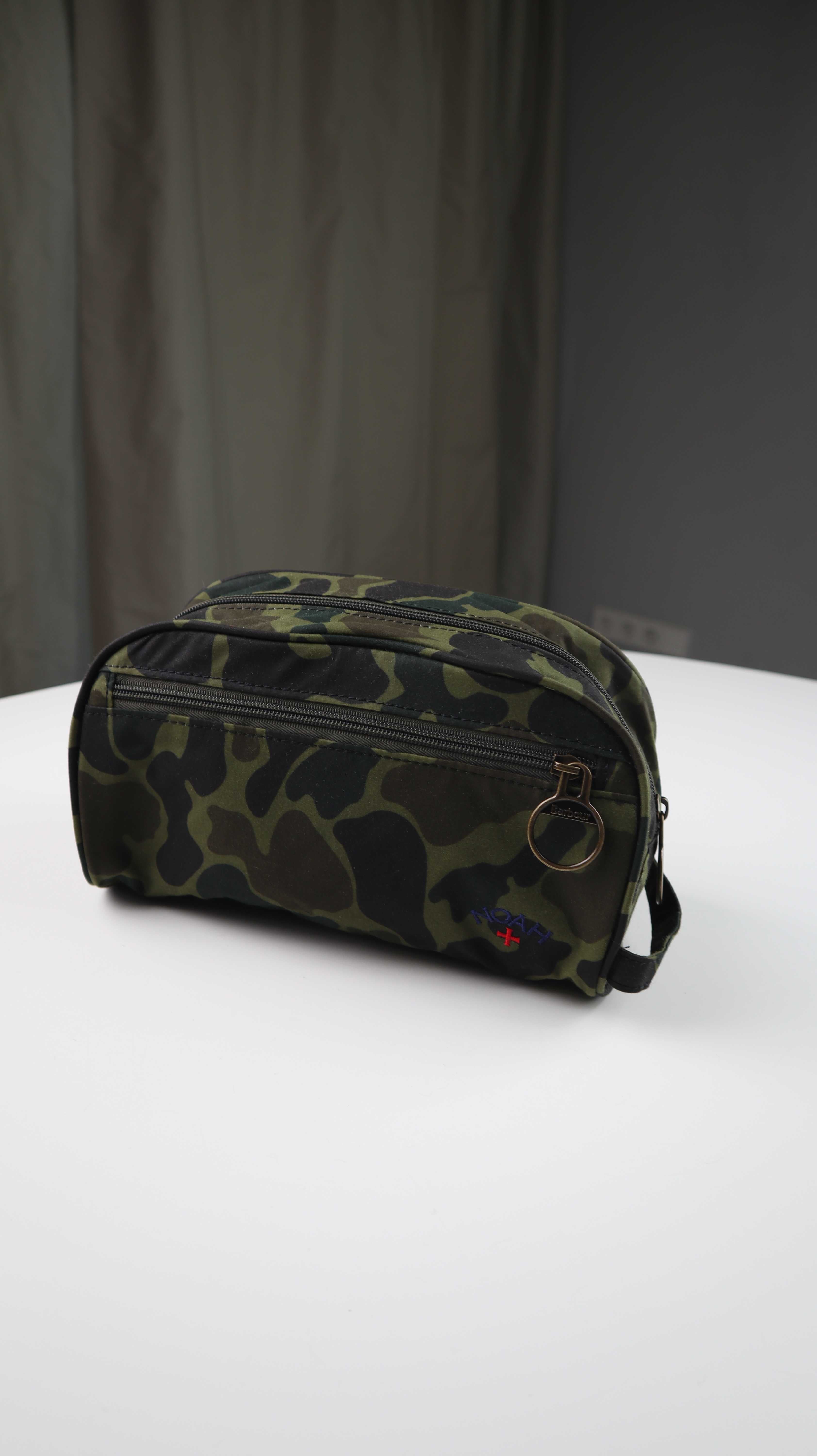 Barbour x Noah Waschtasche Etui Case Camouflage grün Khaki Washbag
