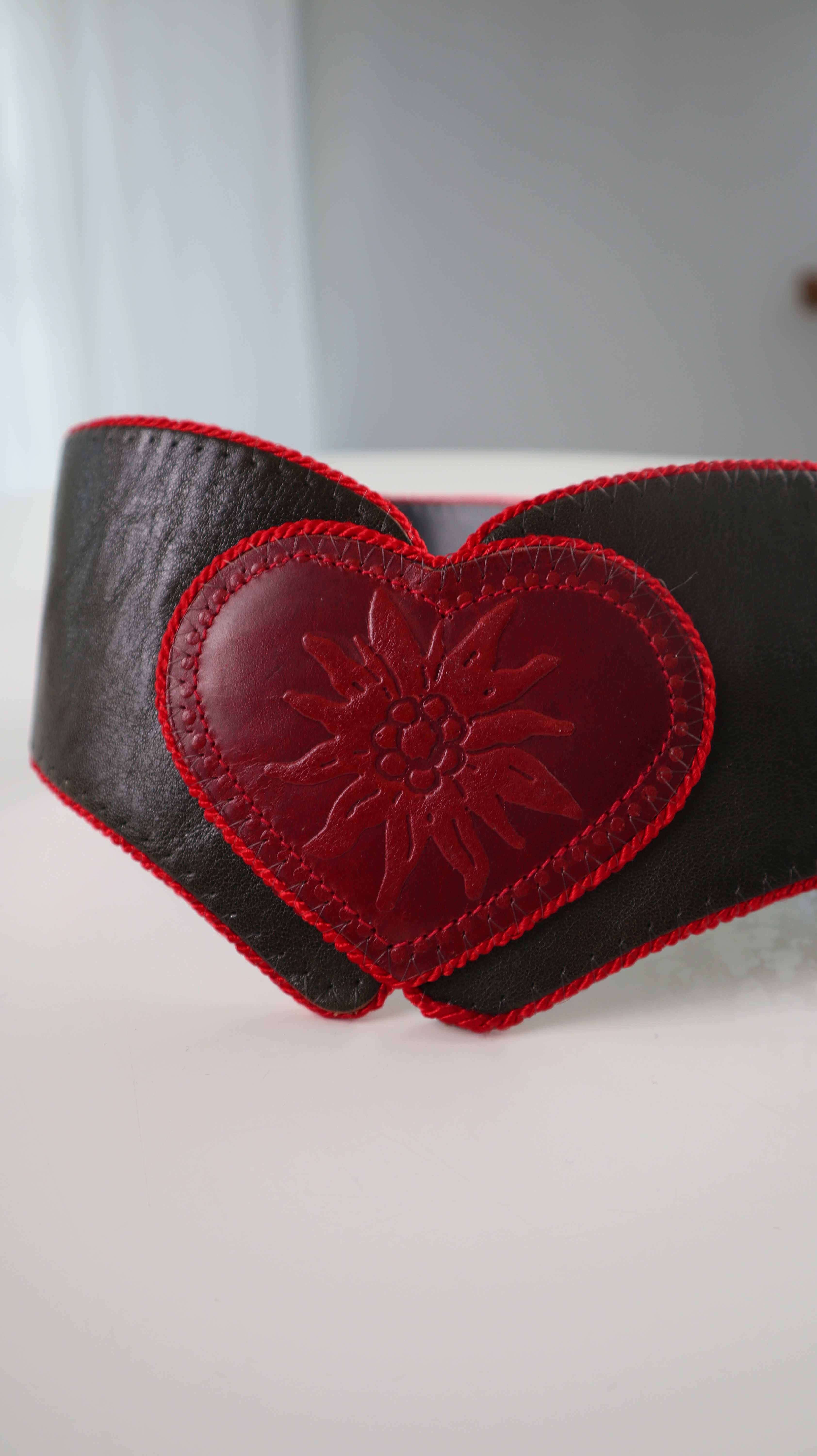 Gürtel Leder Ledergürtel Talliengürtel schwarz rot Oktoberfest Wiesn