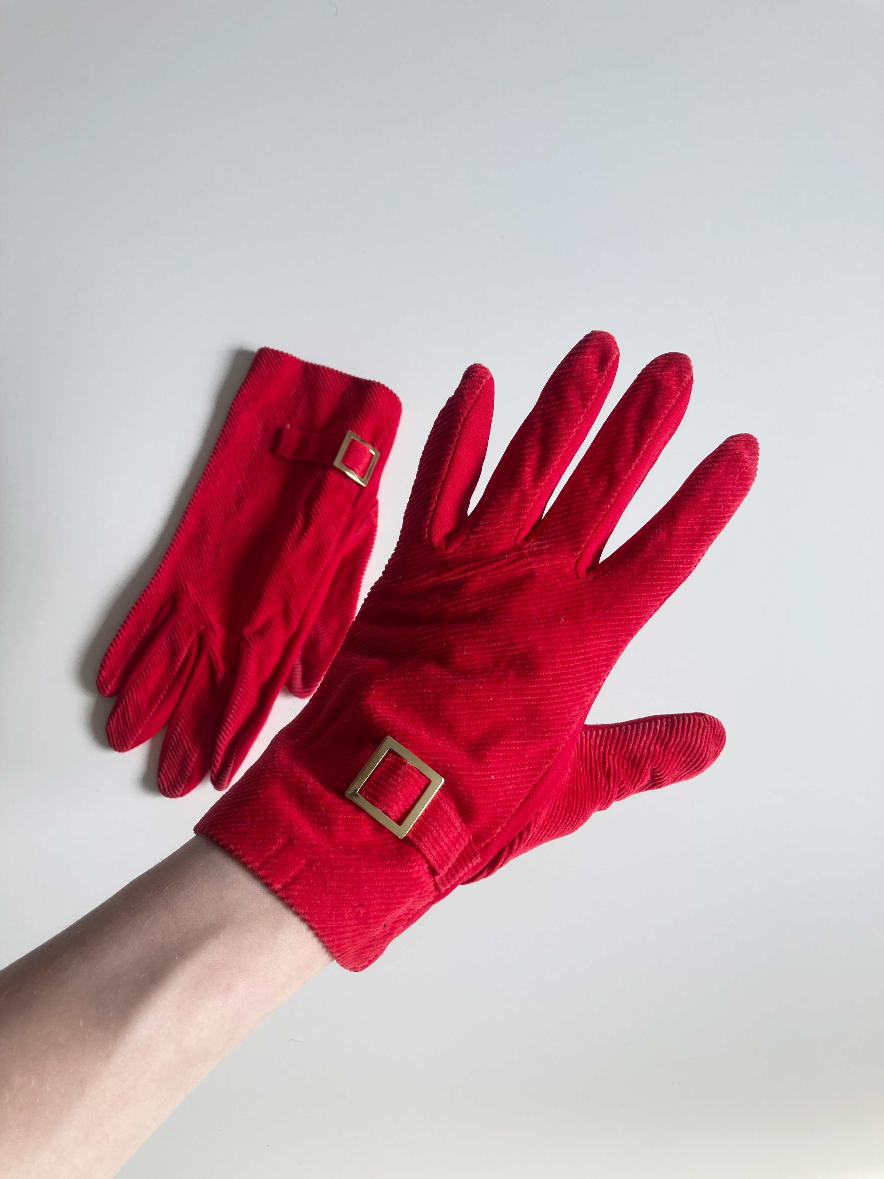 True Vintage Handschuhe rot basic Cord gold Schnalle 60er