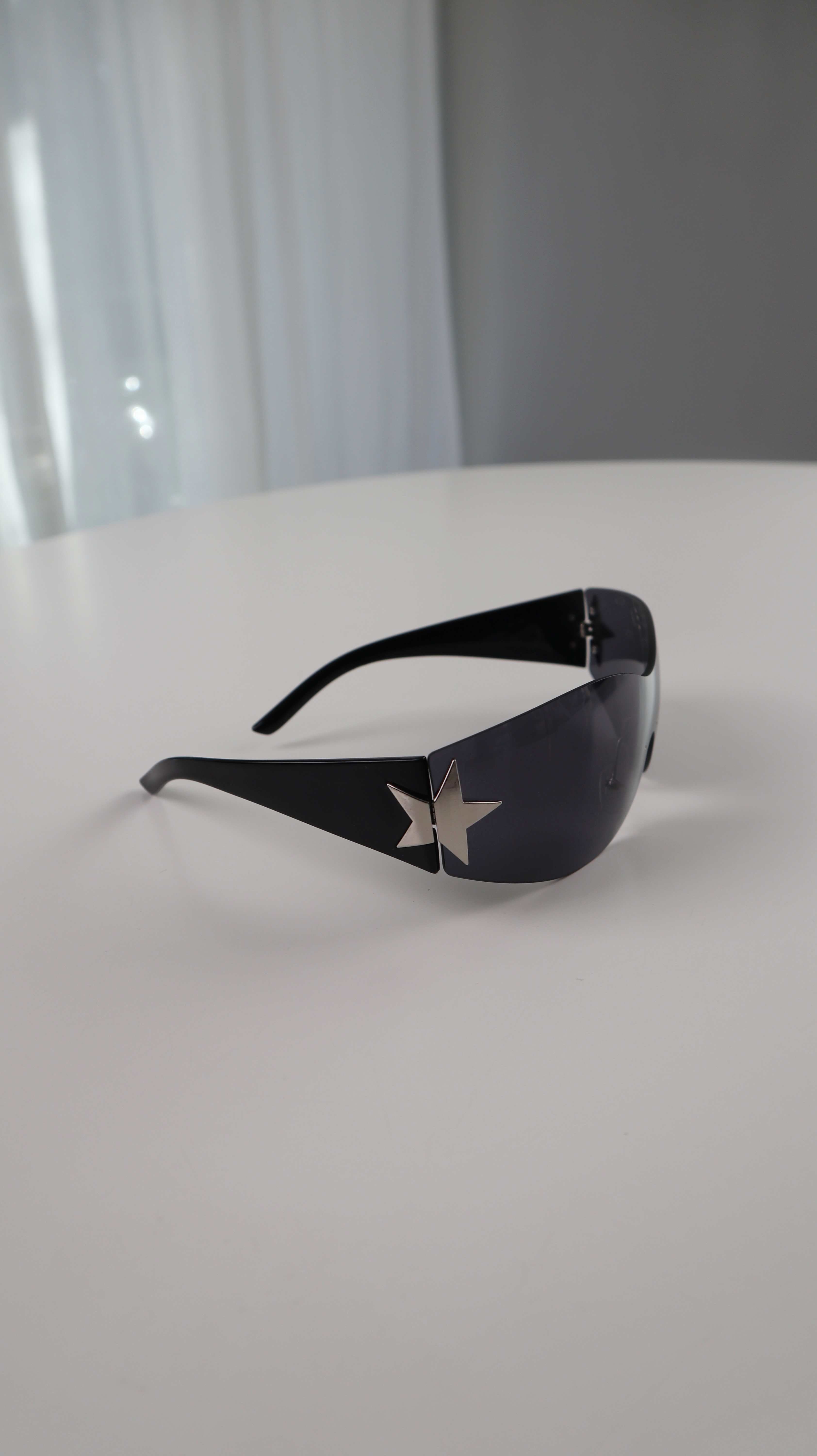 Vintage Sonnenbrille Y2K schwarz schmal schwarz Stern