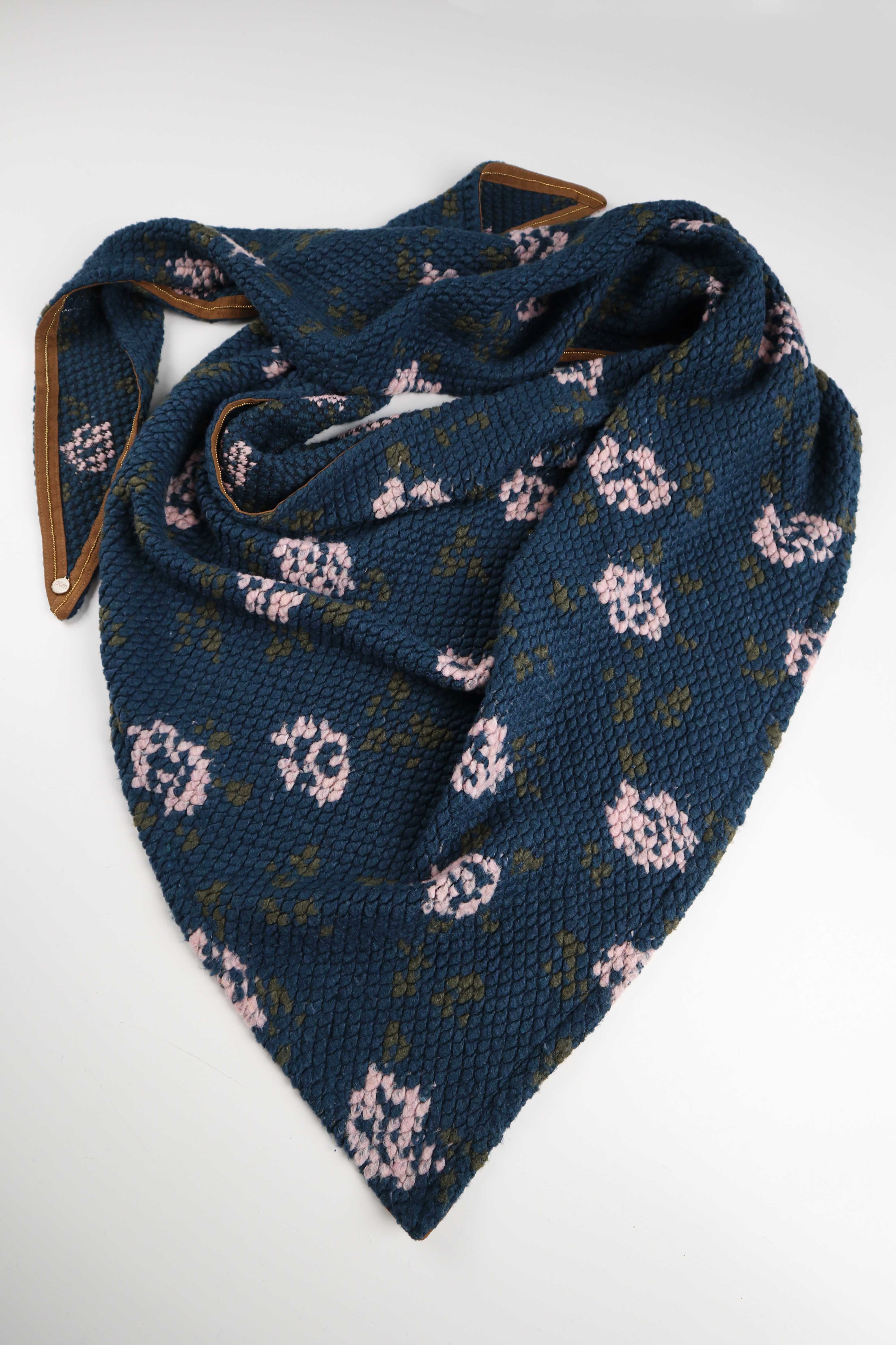 Pom Amsterdam Schal Tuch Dreieckstuch Dreiecksschal gestrickt Wollschal Wolltuch