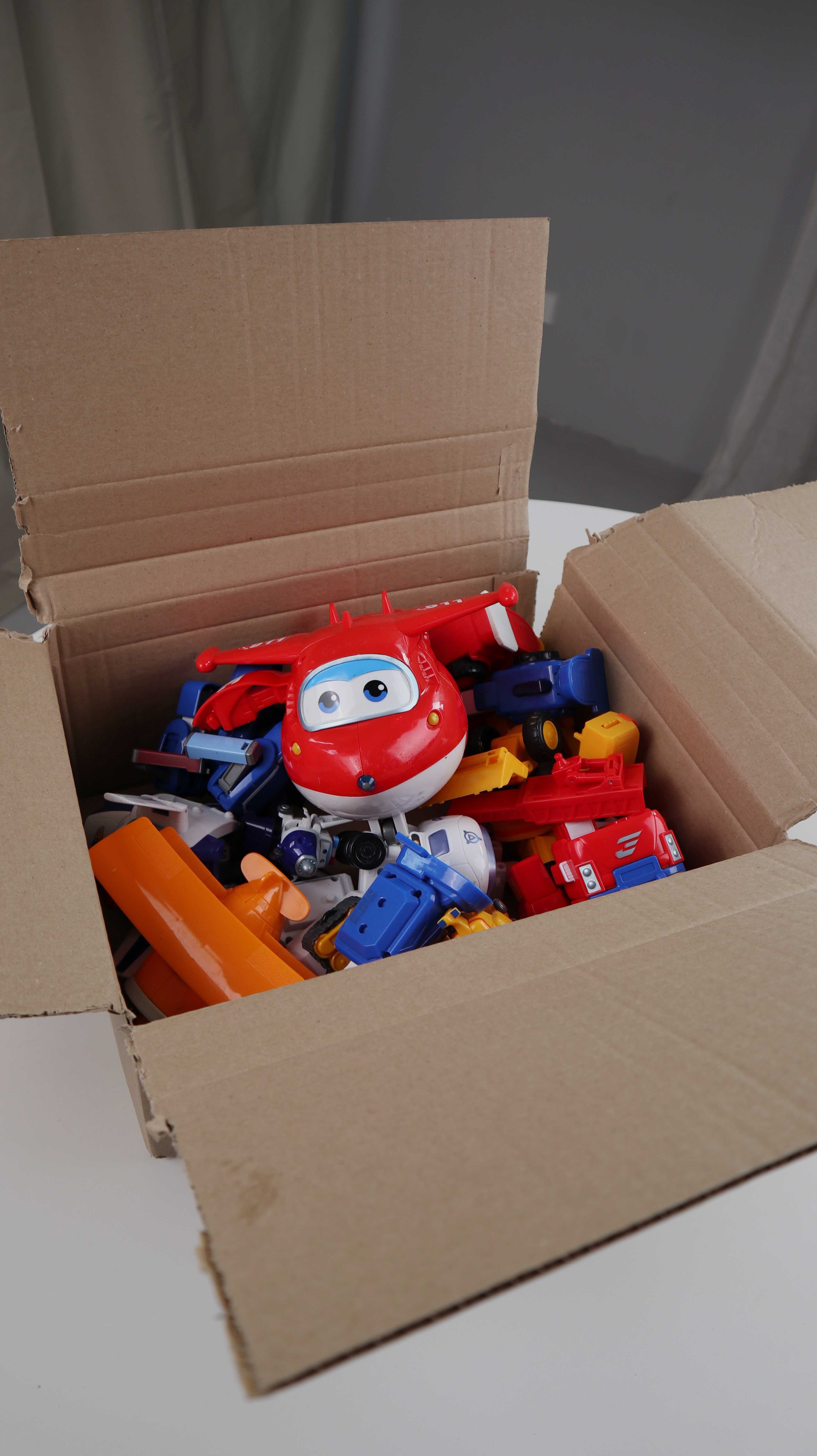 Super Wings Spielzeugflugzeug Transformationsroboter PVC Figuren