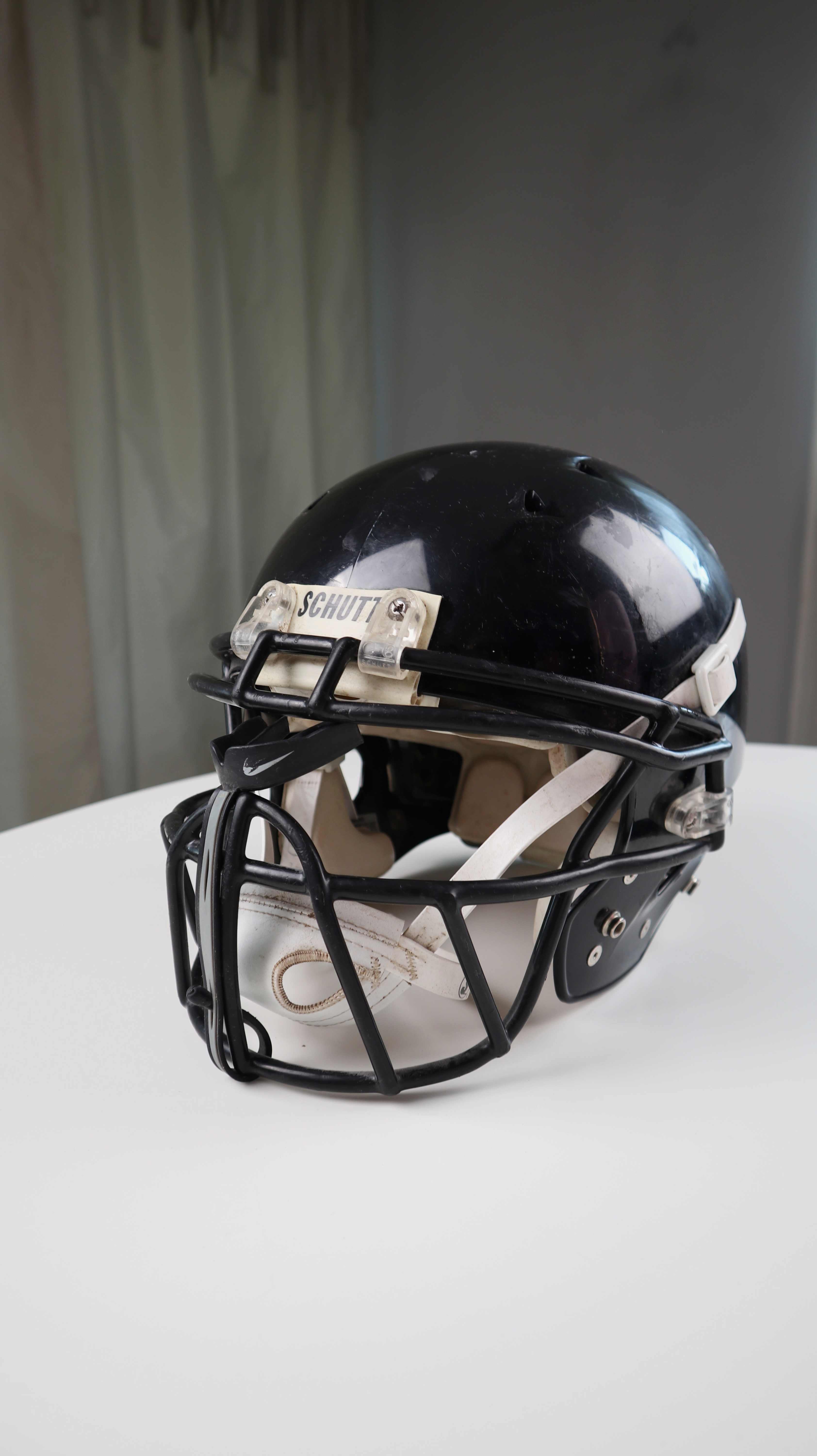 Schutt Football Helm schwarz Weiß Größe M Schutzhelm Visir