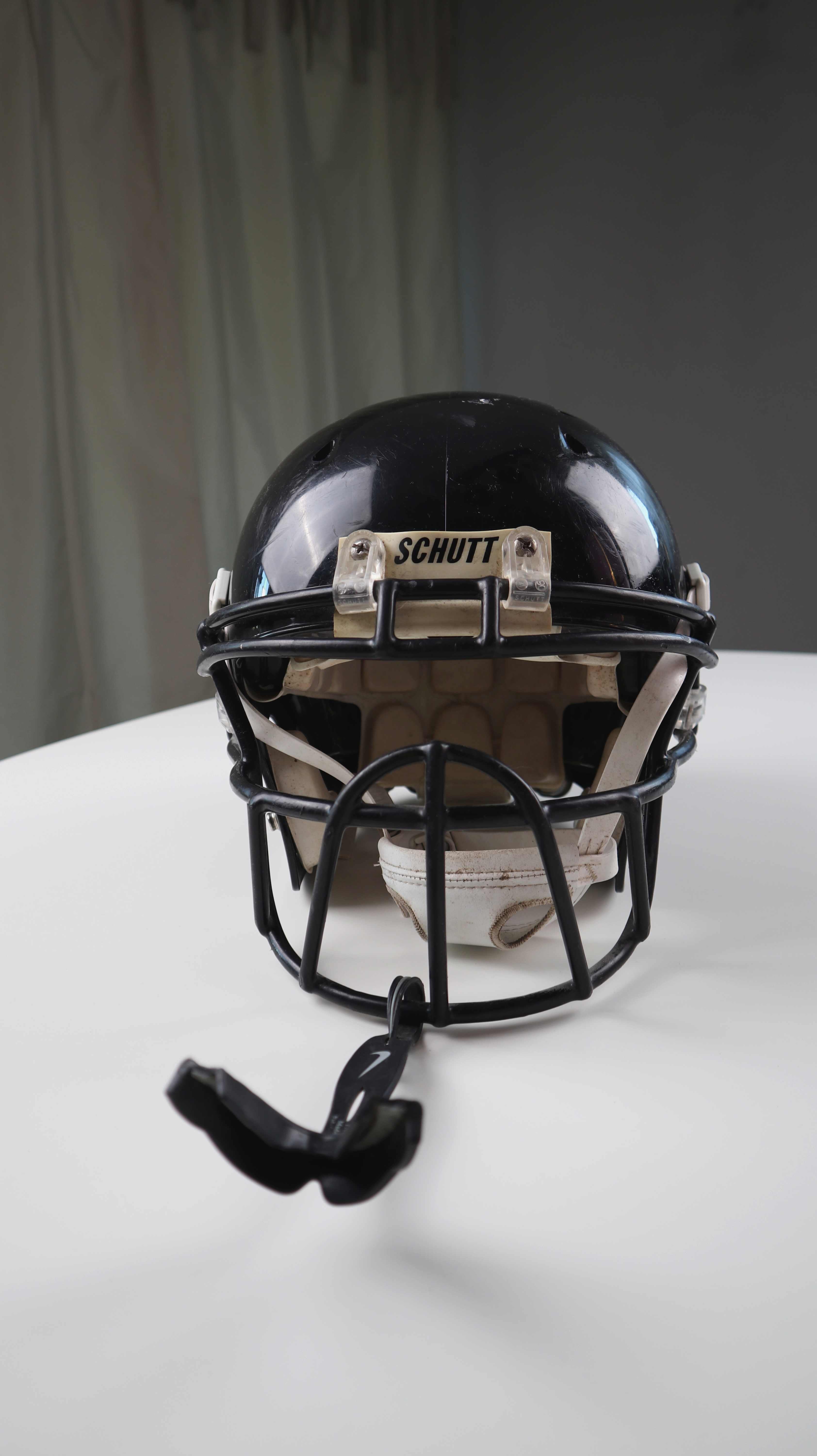 Schutt Football Helm schwarz Weiß Größe M Schutzhelm Visir