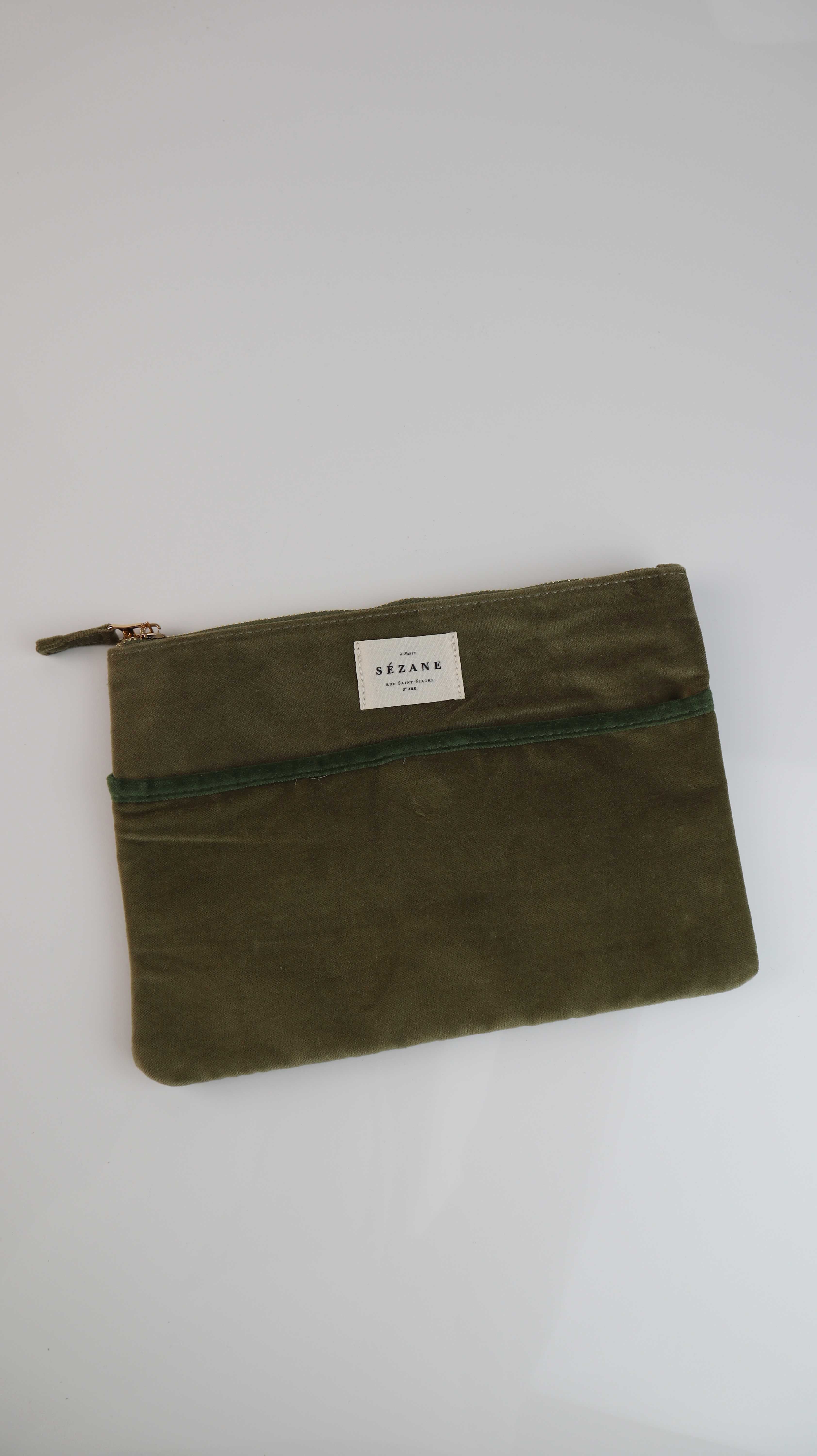 Sezane Etui Case Tasche grün Samt Samttasche Khaki dunkelgrün