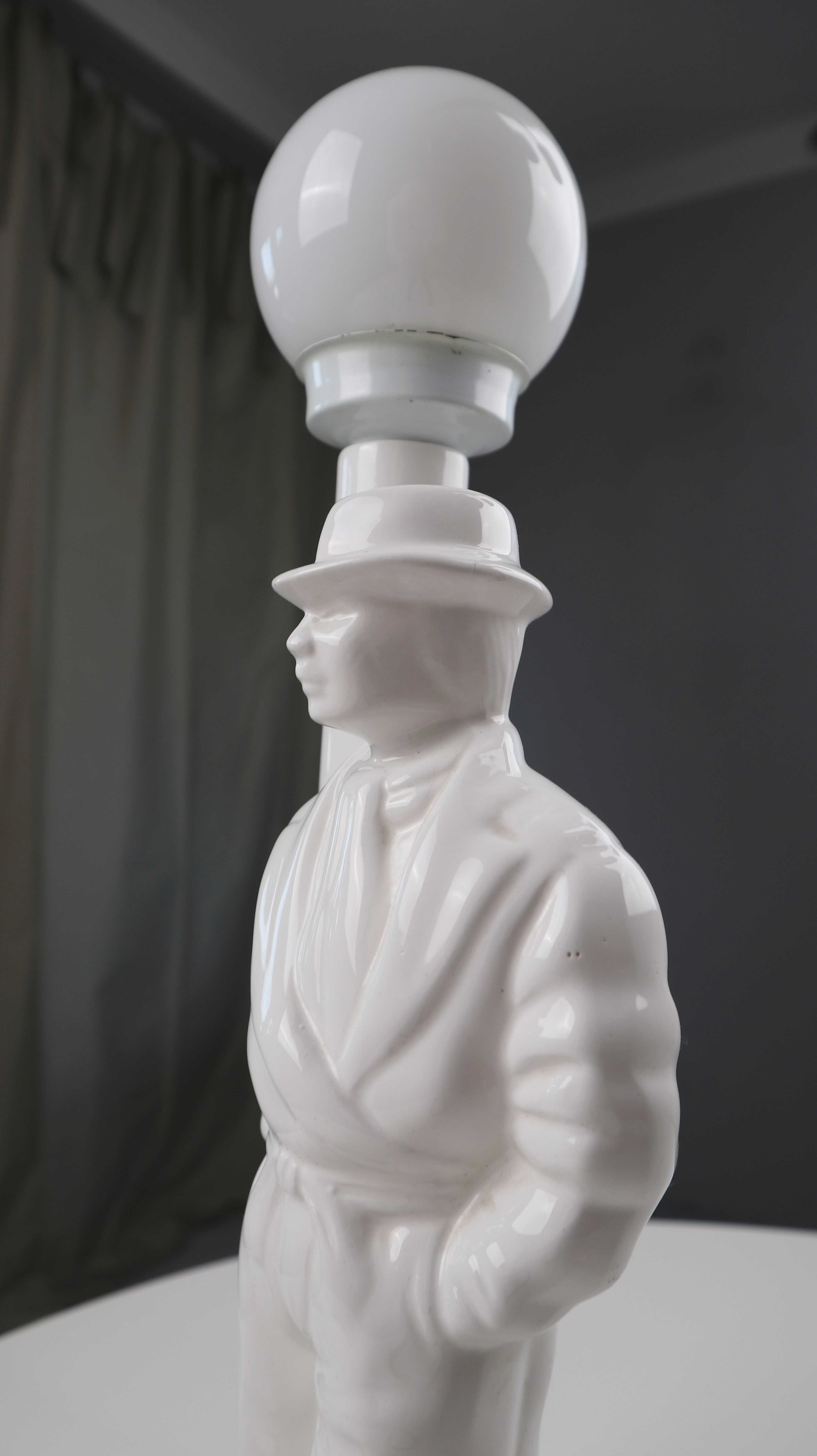 Lampe Tischlampe Porzellan Weiß Mr. Walker true Vintage Mann Figur Akzentlampe