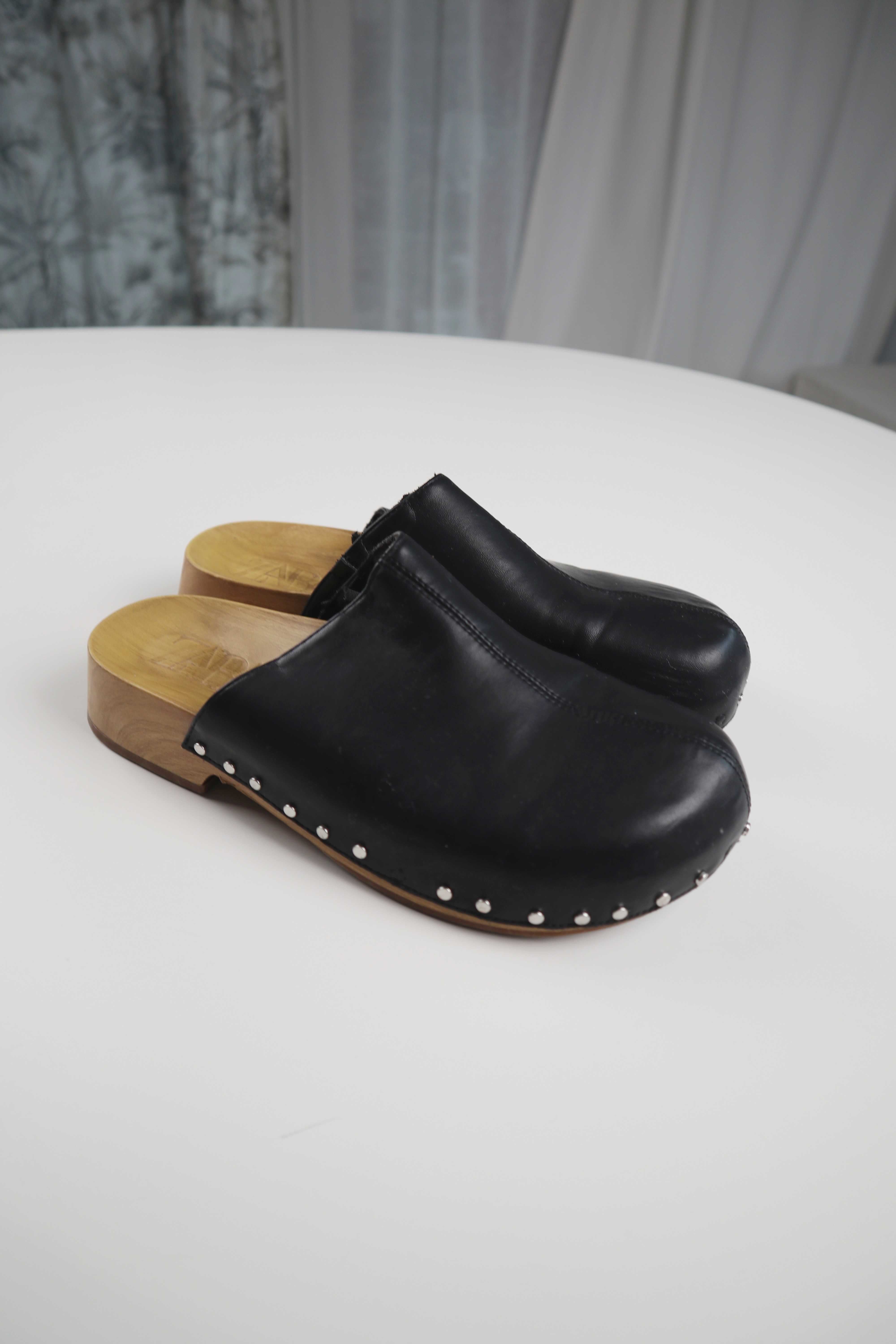 Zara Clogs Slipper Loafer 39 Schwarz Schwedenclogs Pantoletten Nieten
