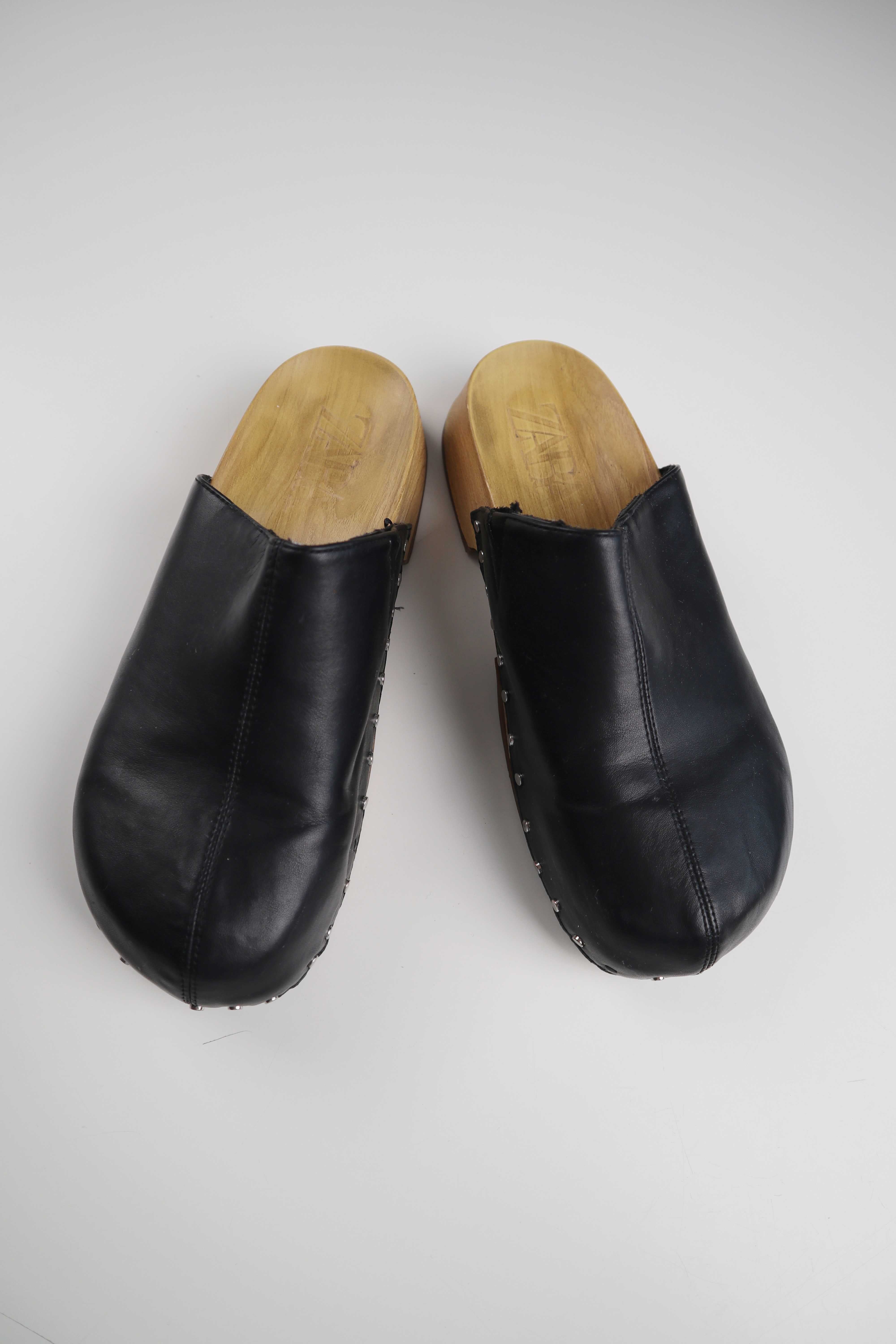 Zara Clogs Slipper Loafer 39 Schwarz Schwedenclogs Pantoletten Nieten