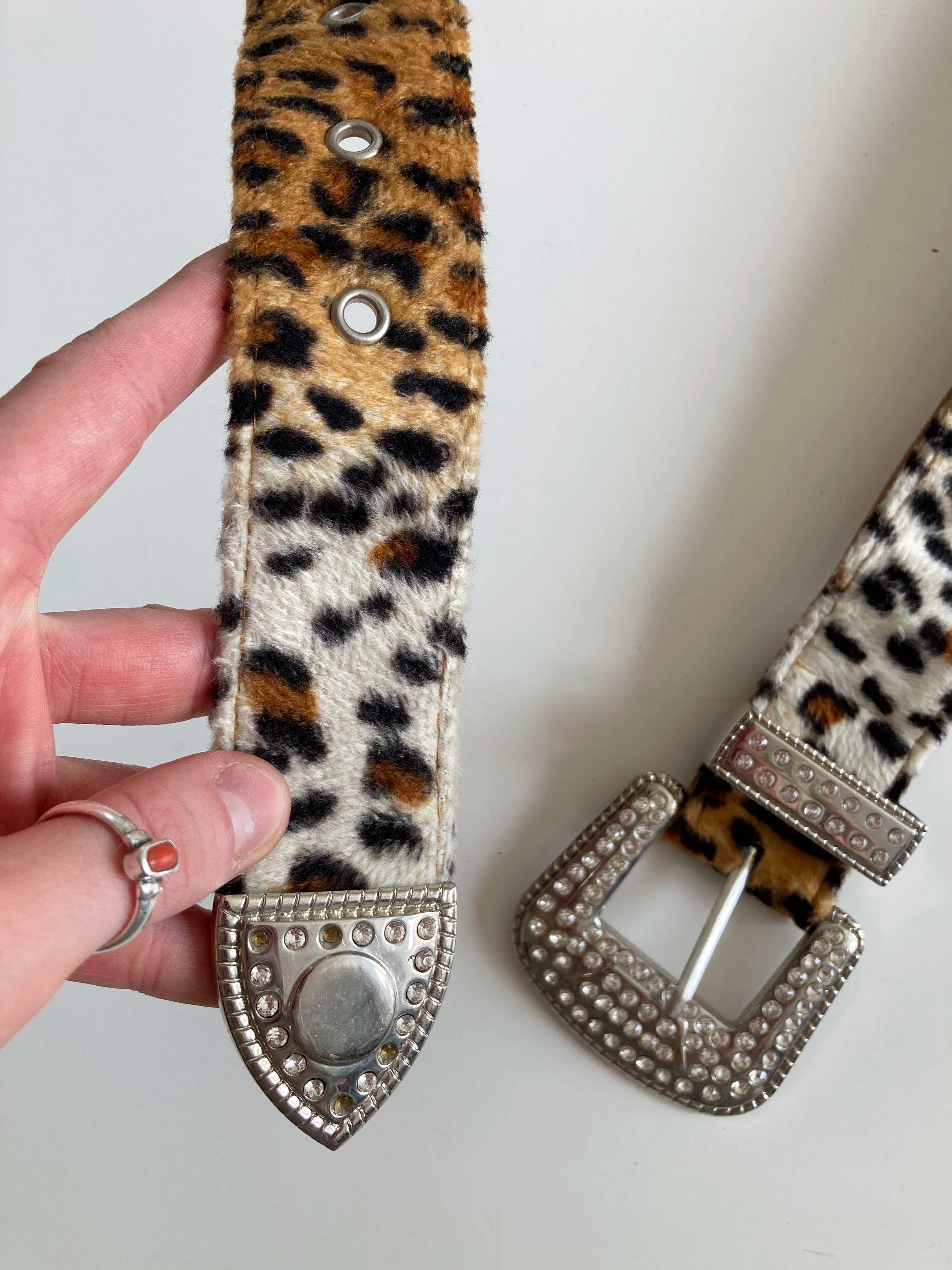 True Vintage Gürtel Leo Leopardenmuster Fellgürtel Glitzerschnalle braun