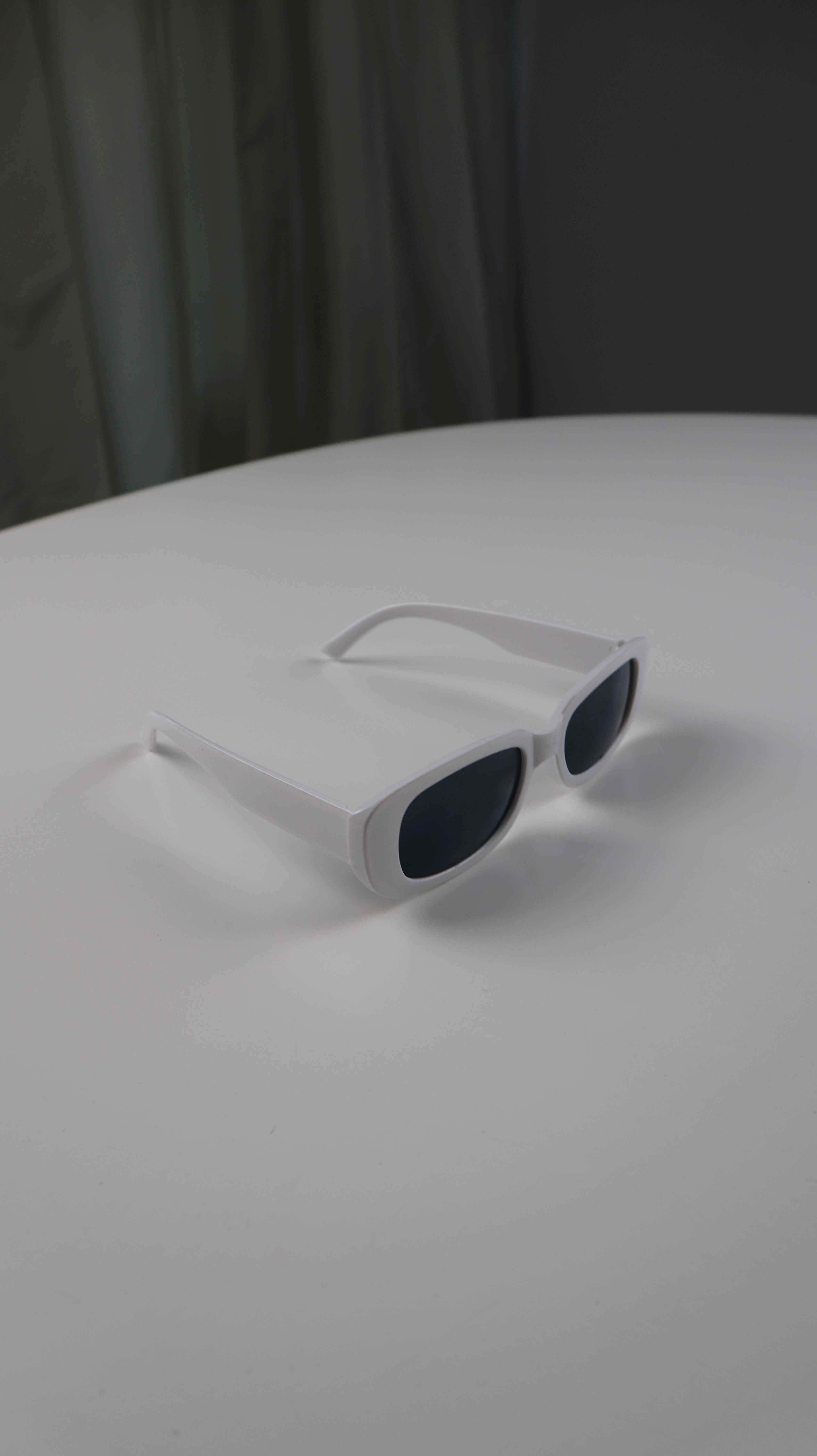 Brille Sonnenbrille weiß schmal länglich