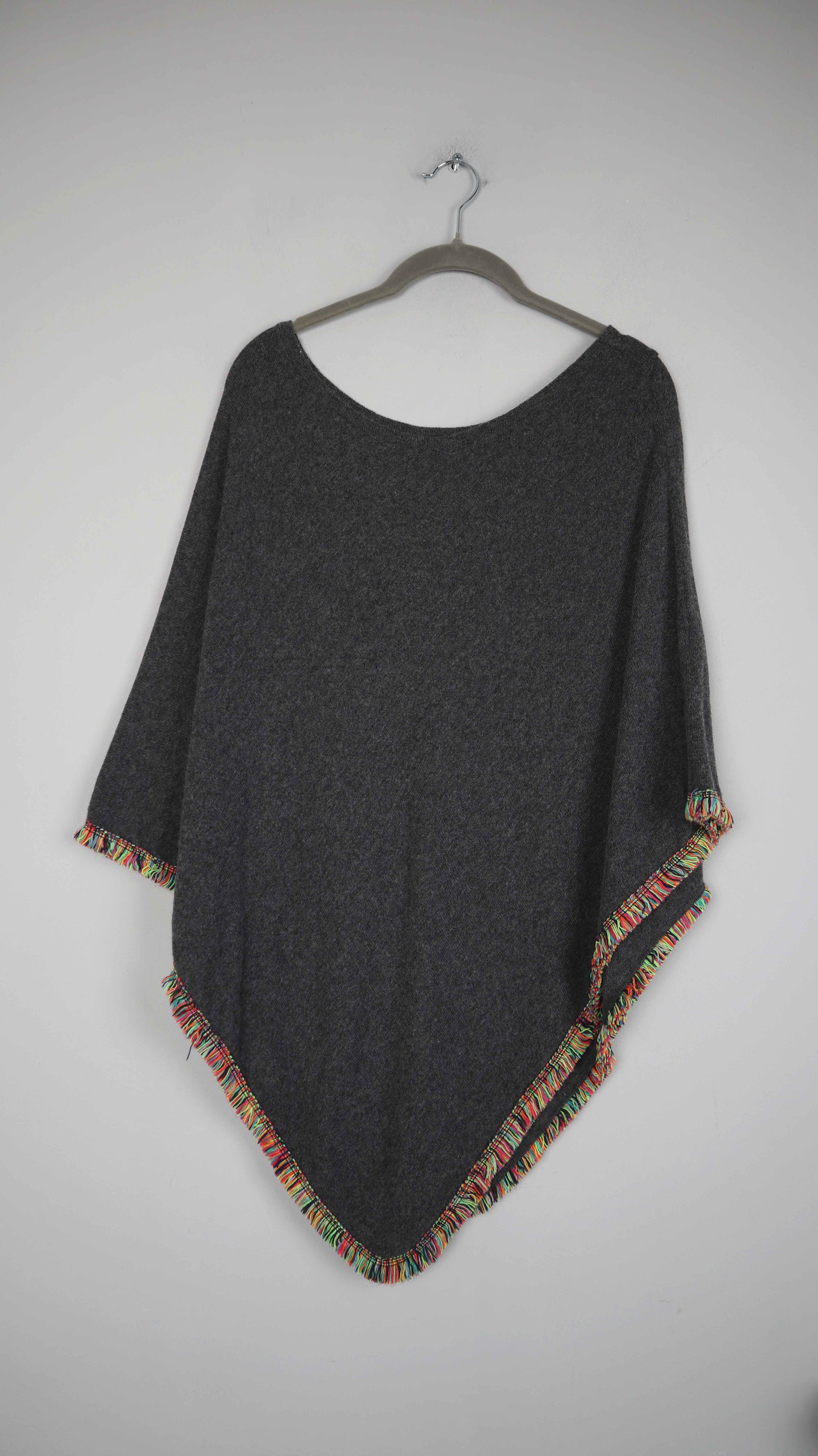 Zwillingsherz Poncho Grau Fransen Cape Wollponcho Überwurf