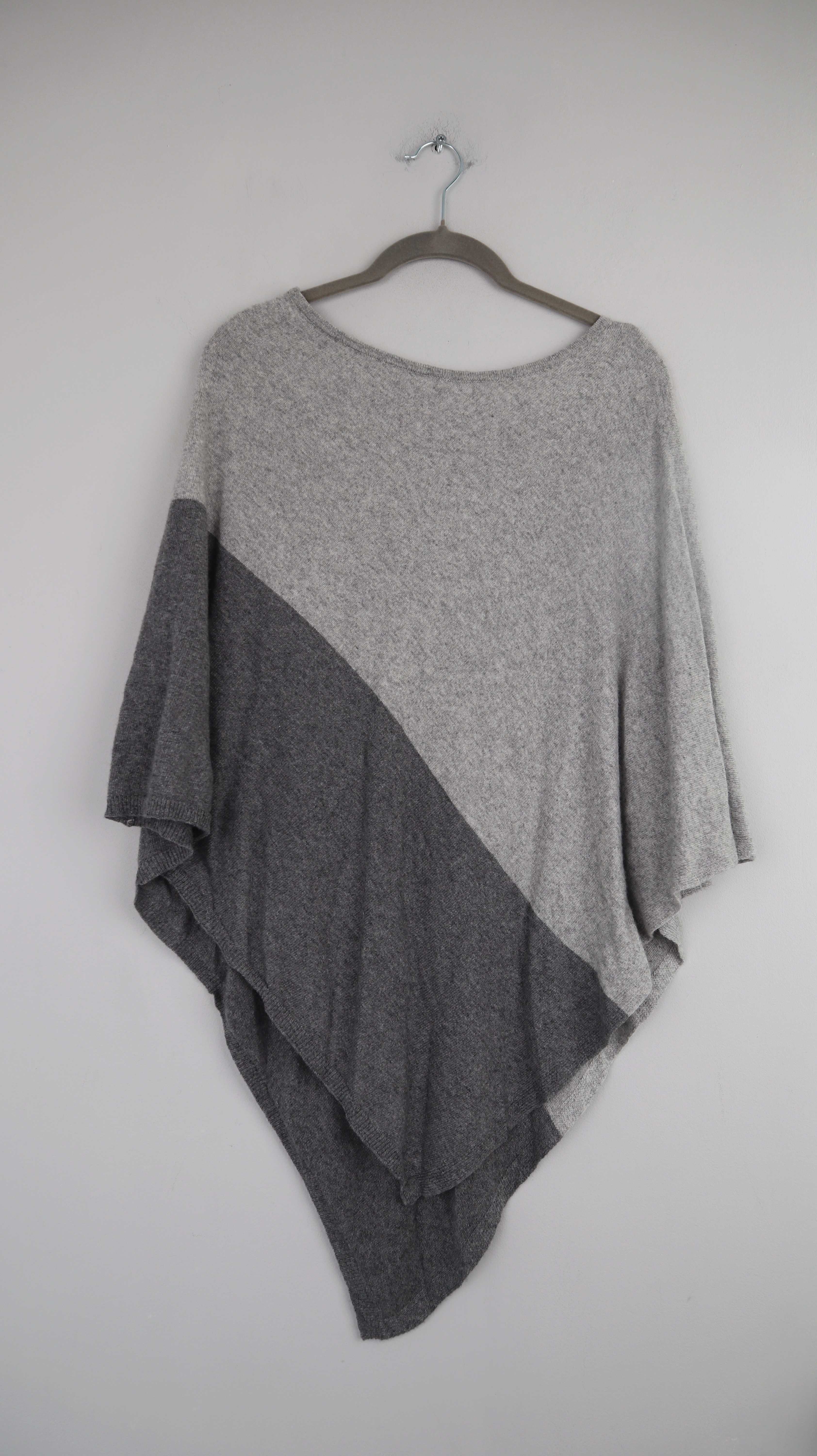 Poncho Cape grau Hellgrau dunjelgrau Cashmere Made in italy Wolle