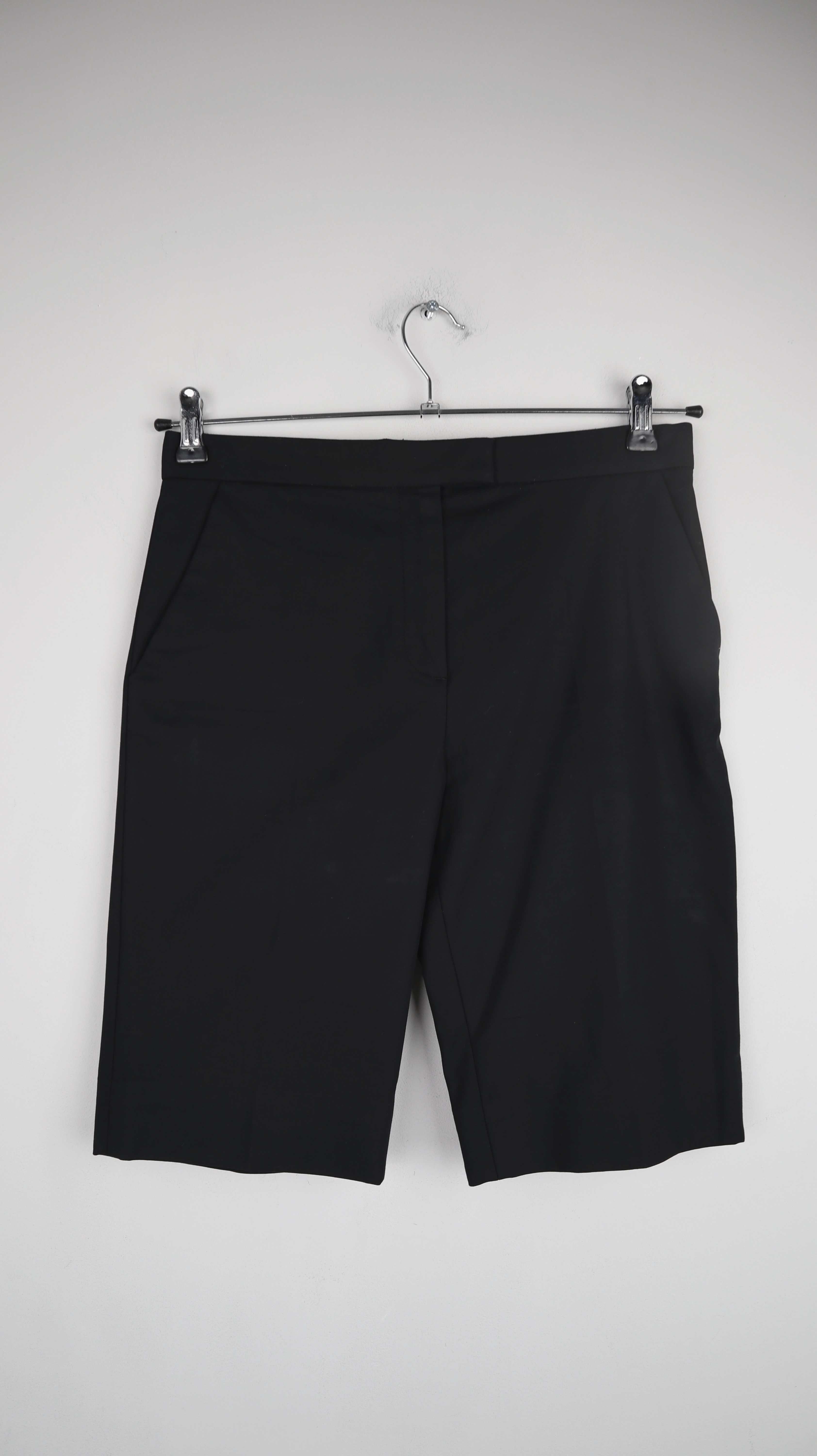 COS Shorts Hose schwarz 34 XS kurze Hose midi basic grafisch