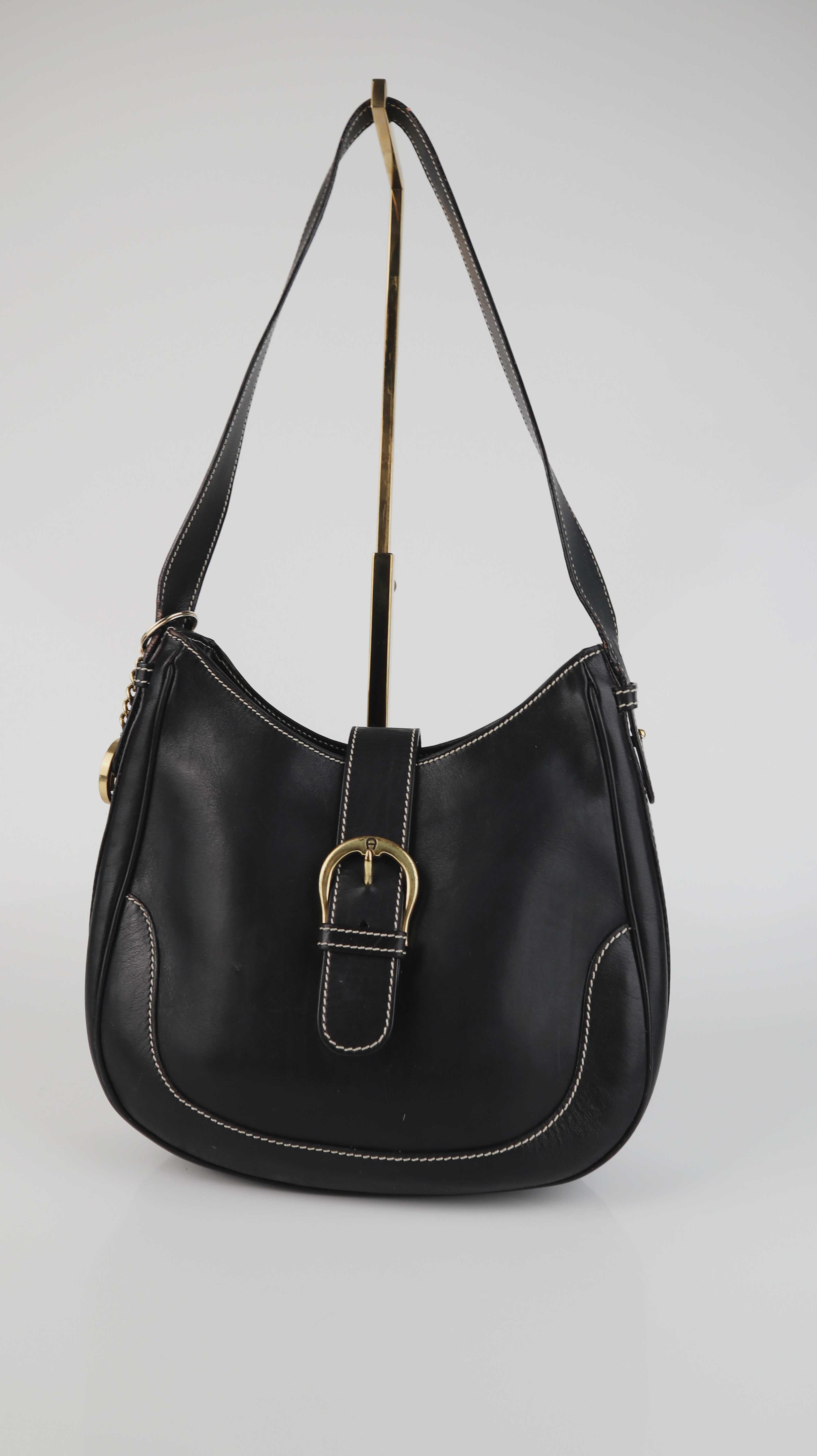 Aigner Tasche Leder schwarz Schultertasche Gold Hobotasche
