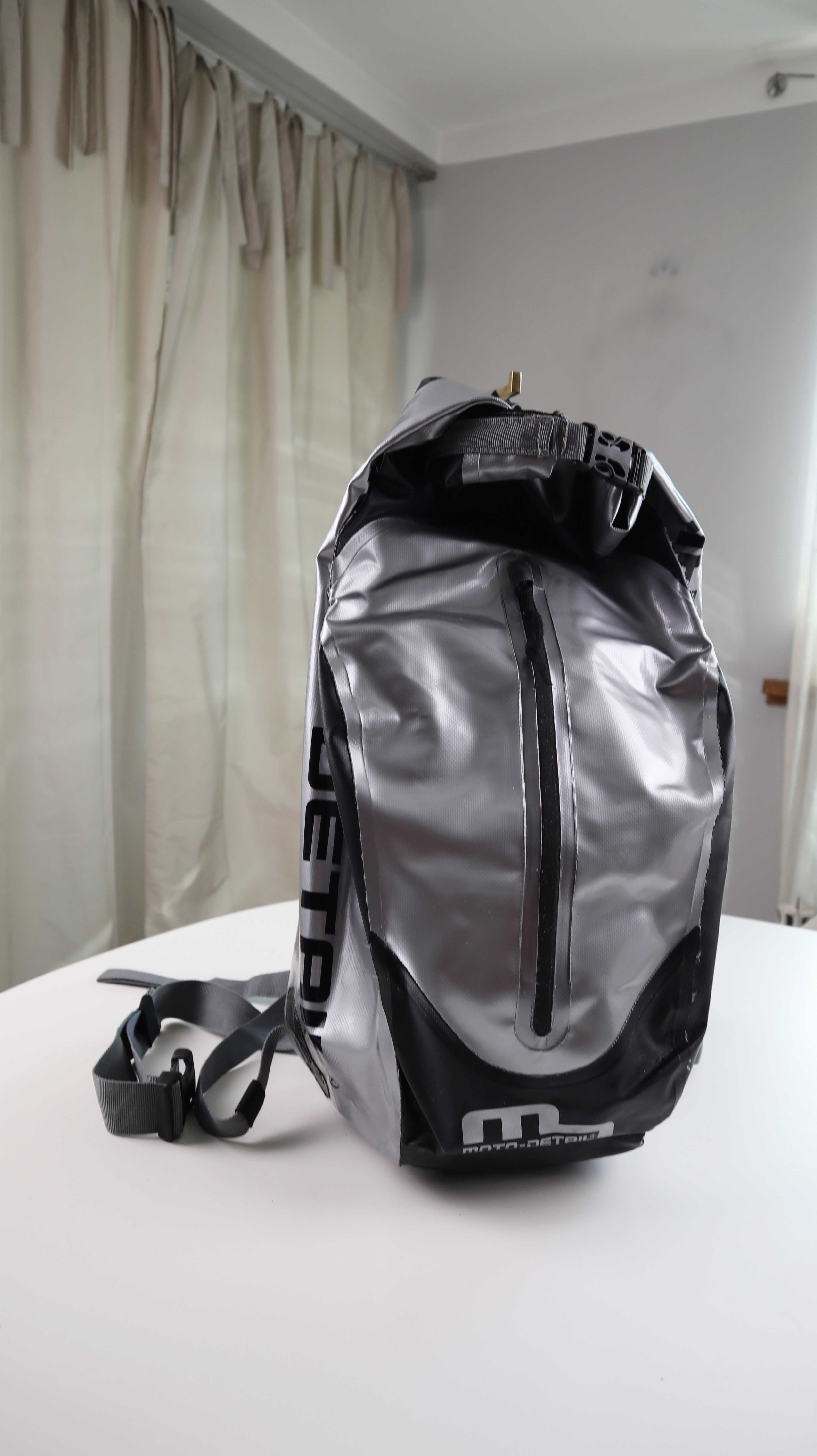 Moto-Detail Rucksack Tasche Louis Silber Schwarz Motorradrucksack
