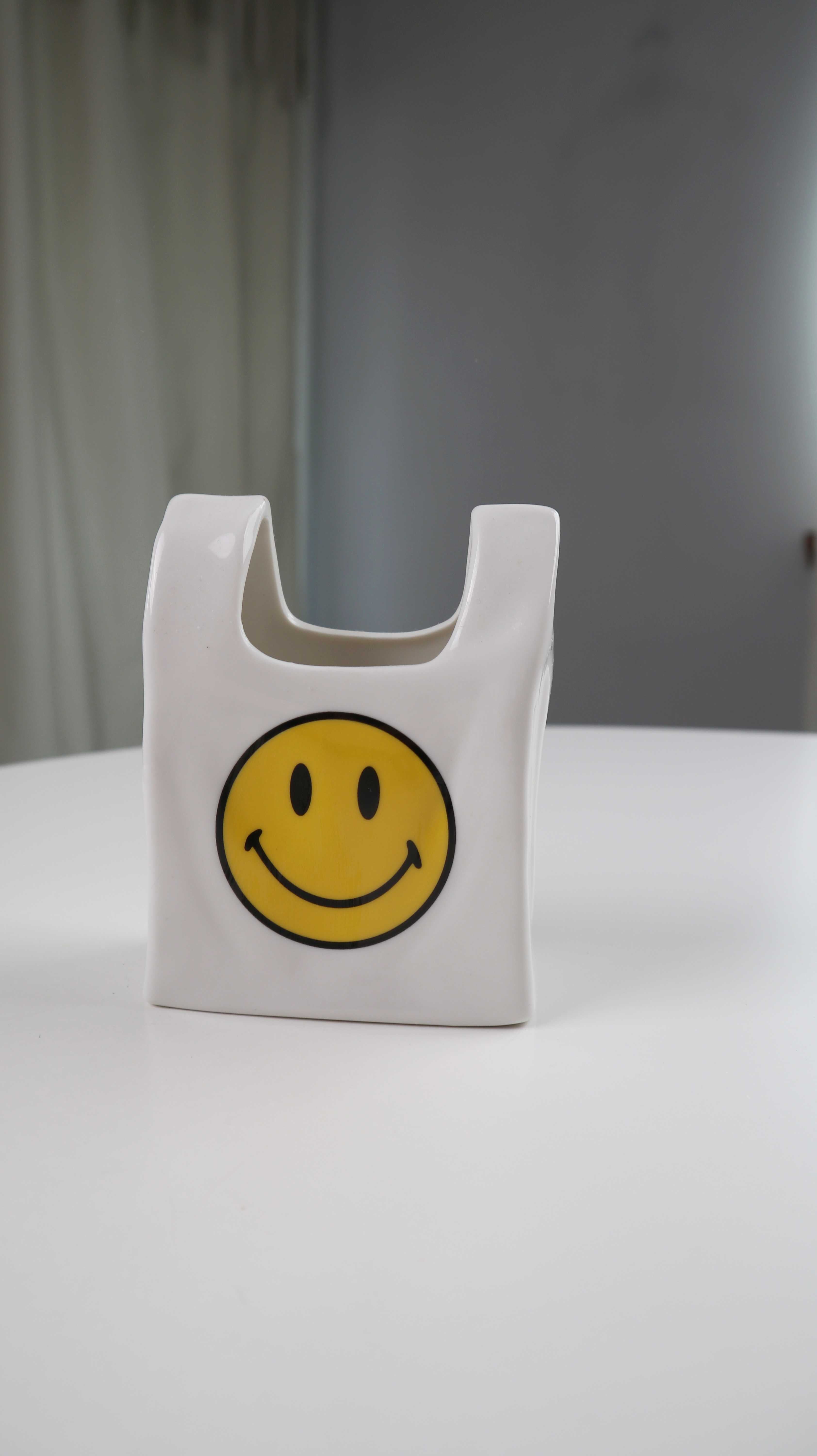 Chinatown Market Smiley Stiftehalter Vase Keramik weiß