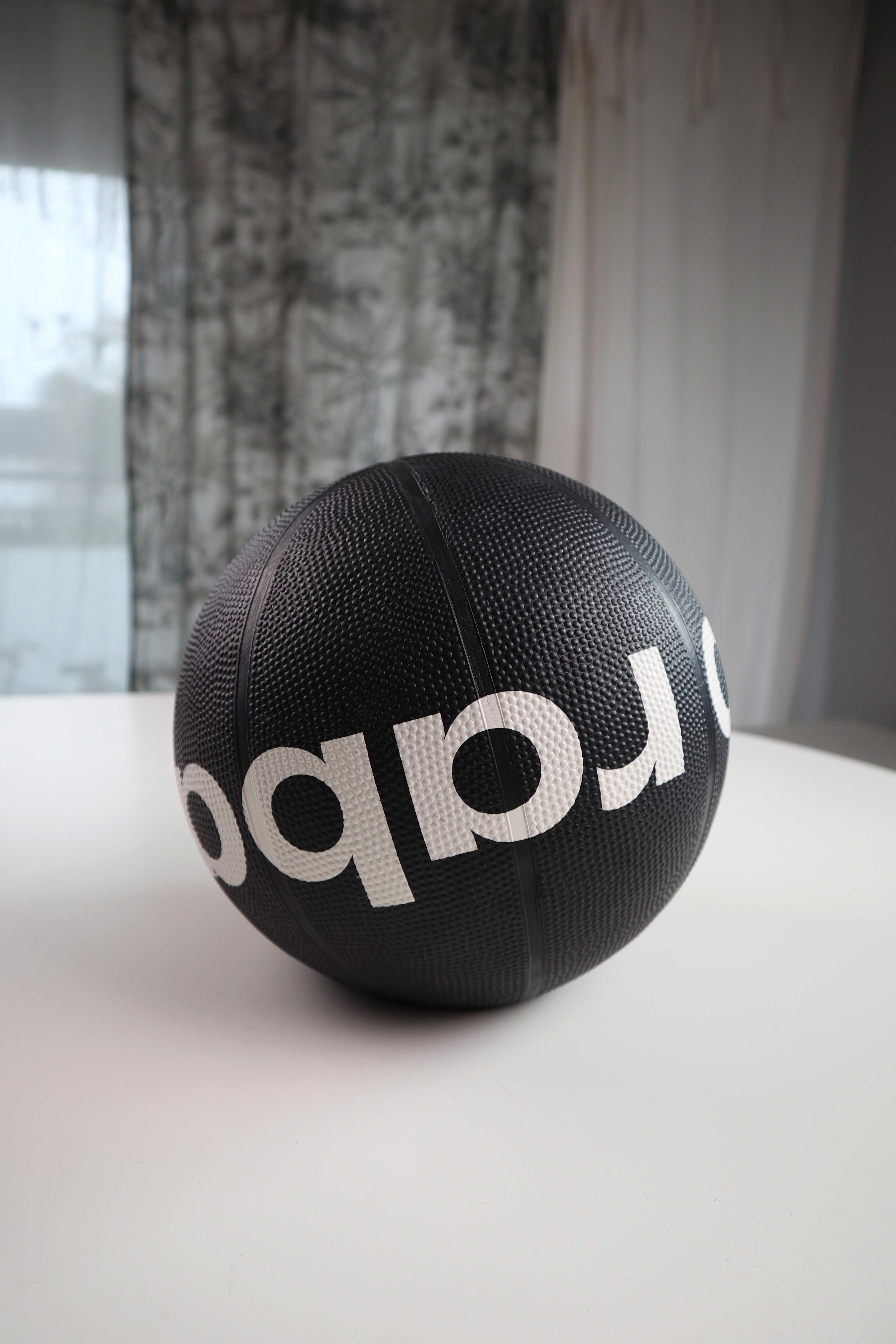 Paco Rabanne basketball Ball Schwarz Werbeball Design Sportball