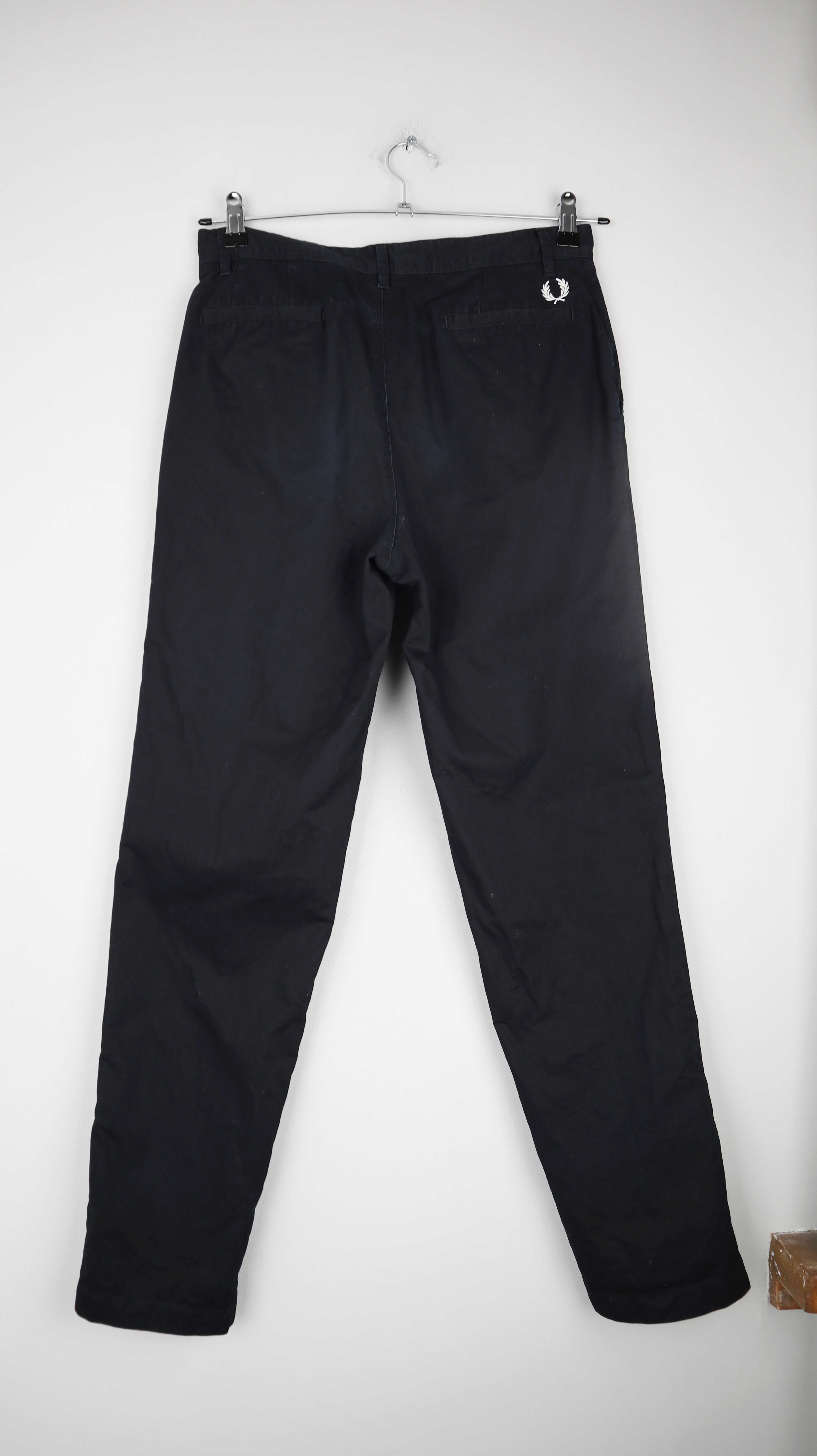 Fred Perry Hose schwarz 30 M basic straight fit Stoffhose