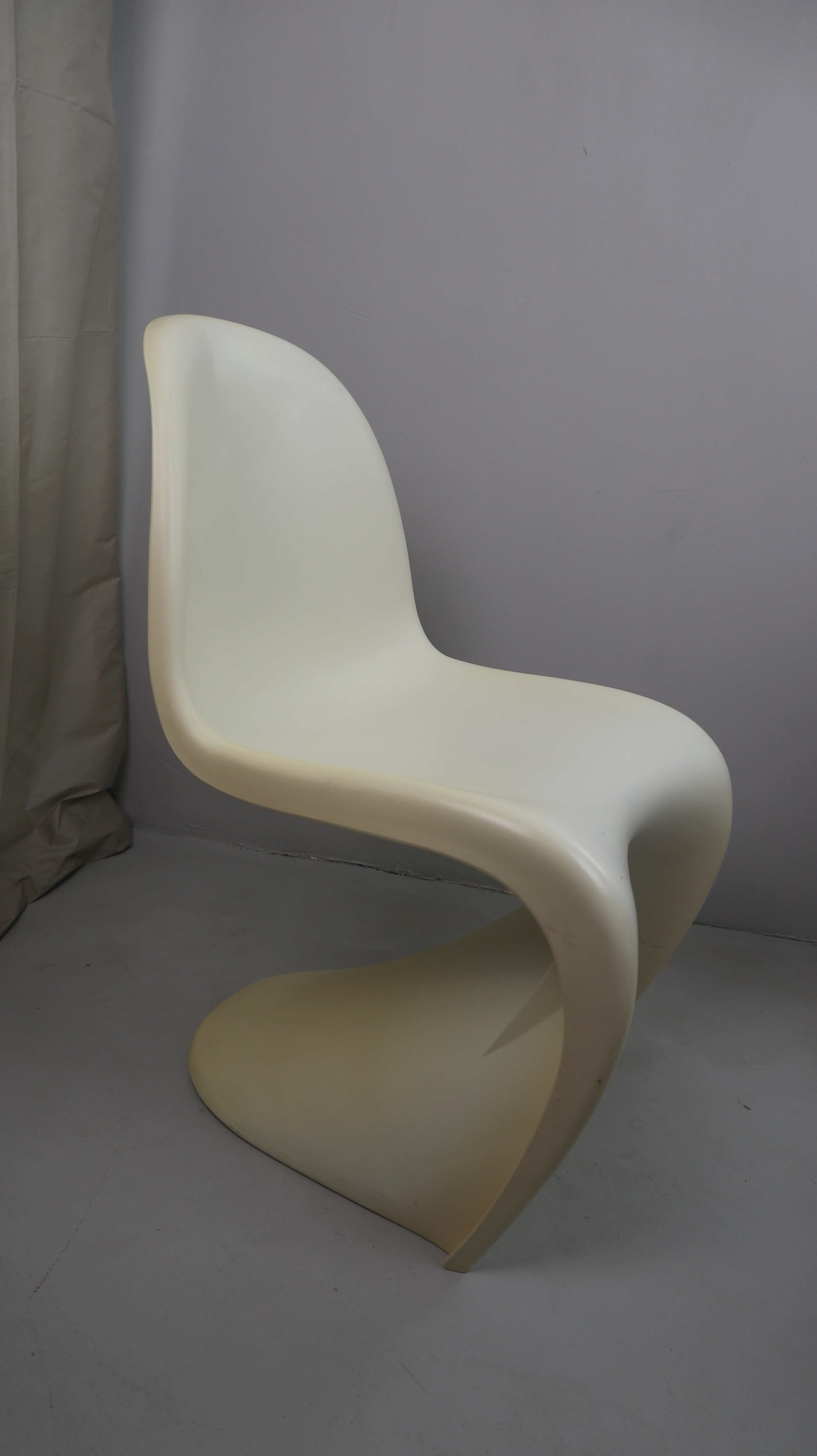 Stuhl Freischwinger Verner Panton Kunststoff Weiß Beige Sessel