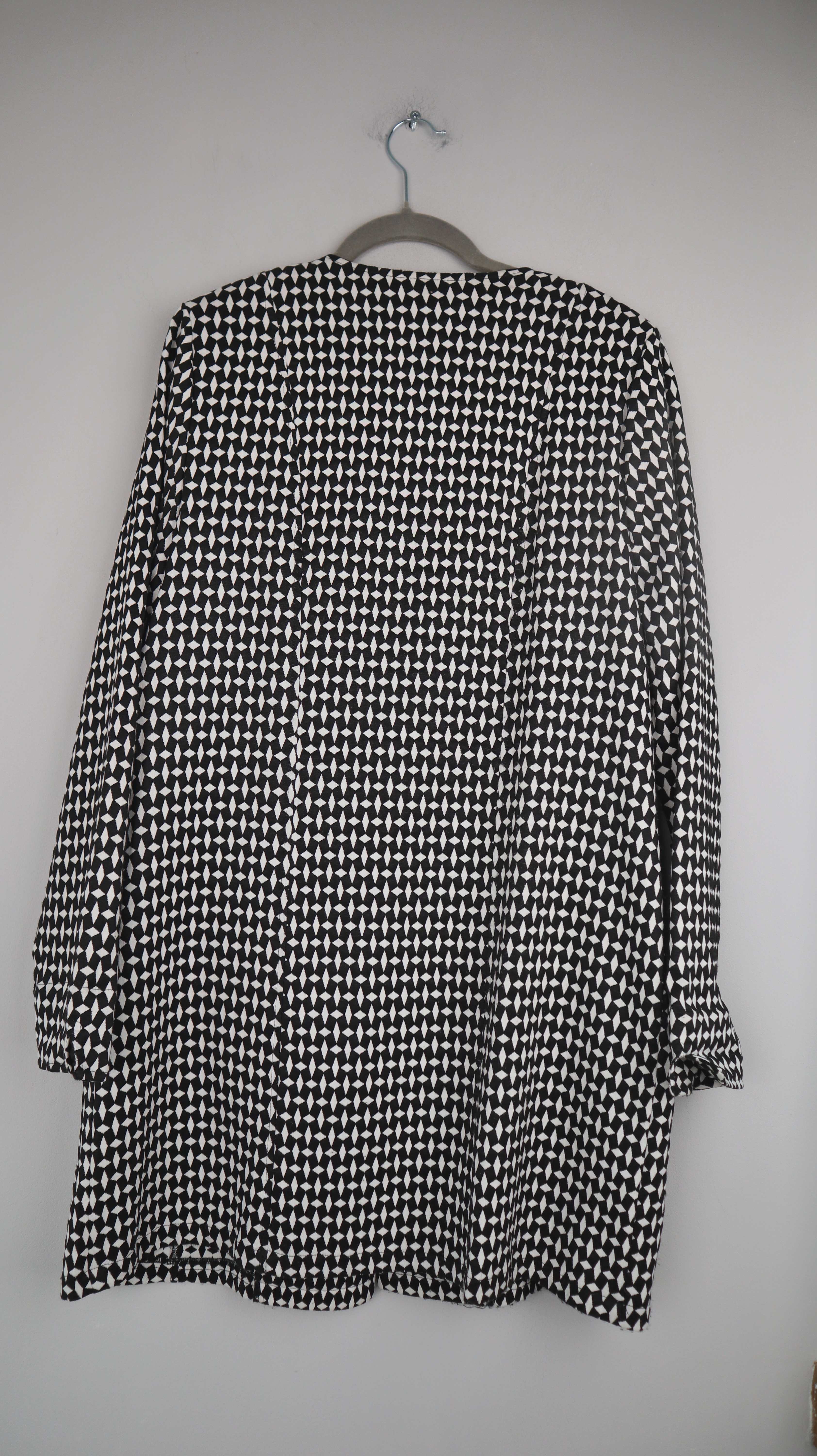 Willi's Hamburg Mantel schwarz weiß 42 XL lang Muster geometrisch