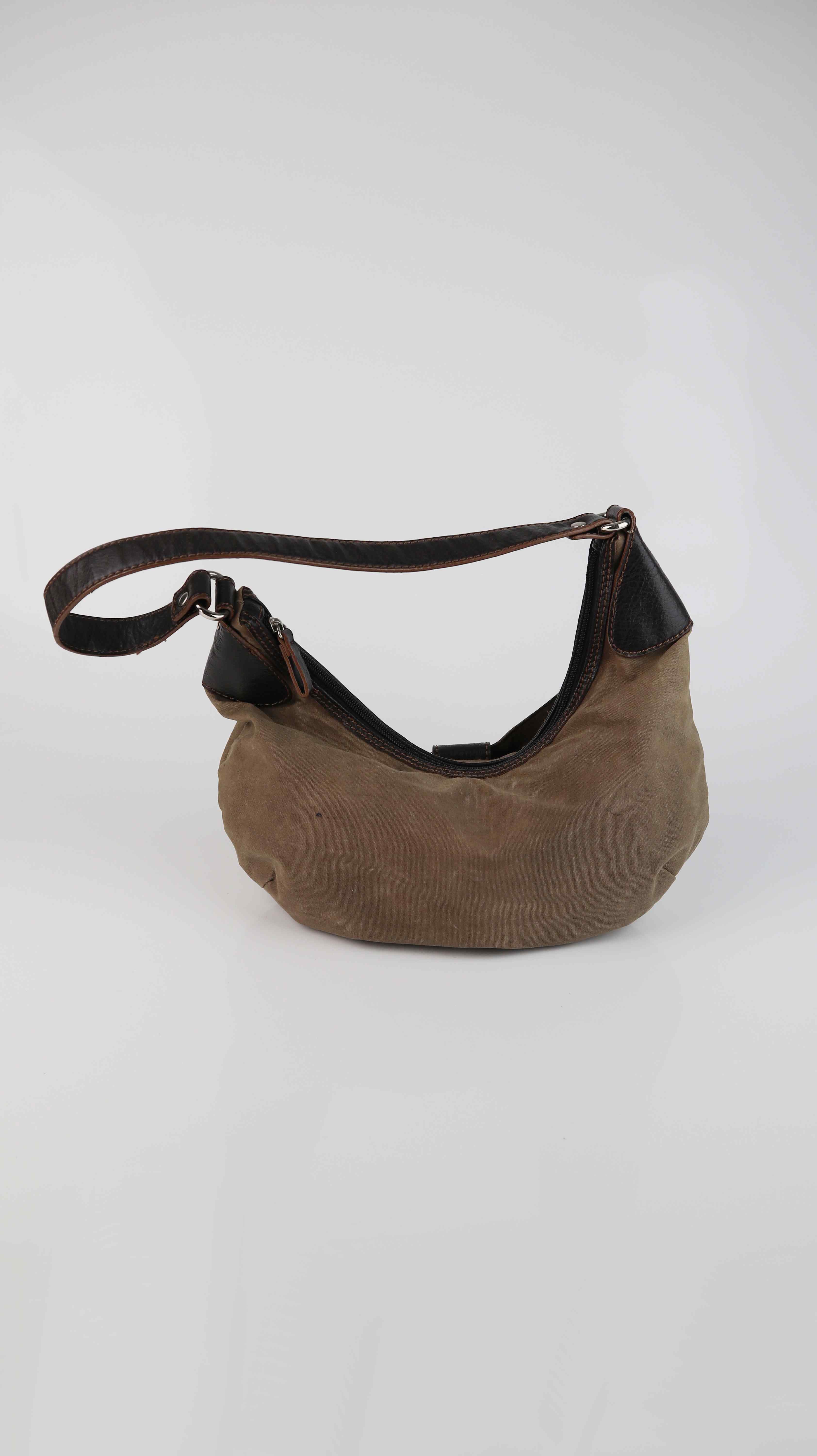 Esprit Tasche Schultertasche Khaki Handtasche Schnalle Baguette Bag