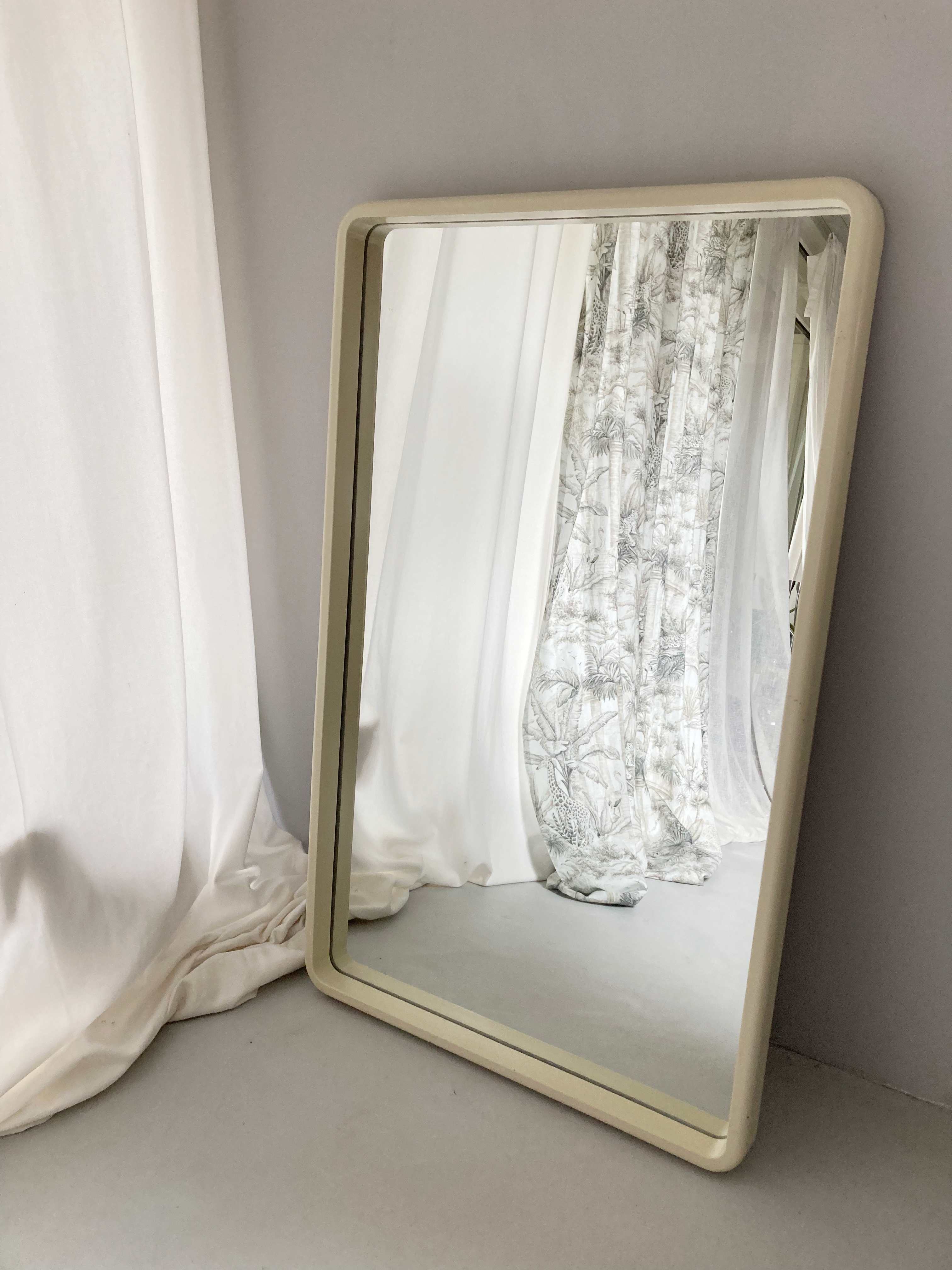 True Vintage Retro Spiegel Wandspiegel Creme 70er rund rechteckig