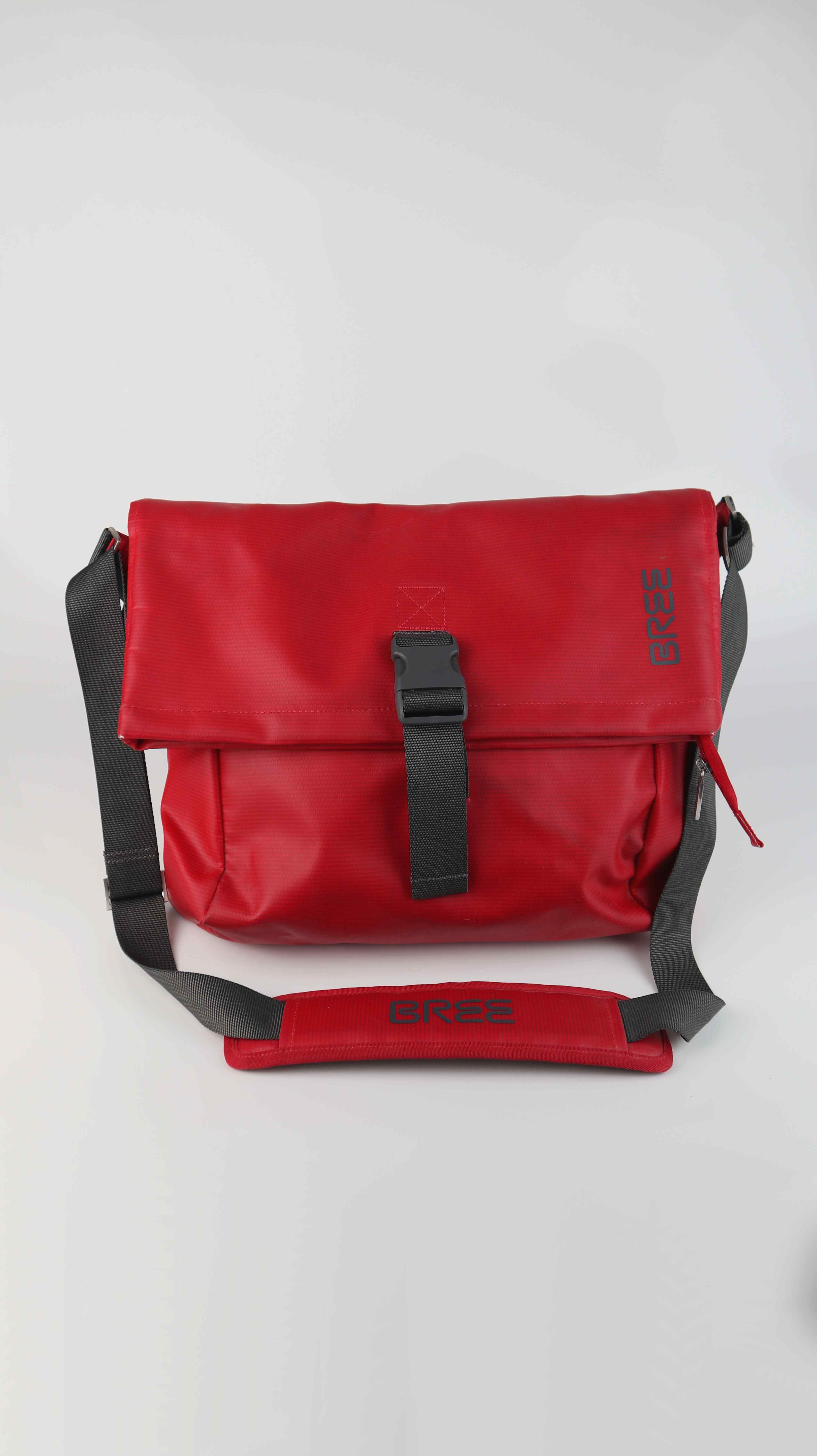 Bree Tasche Umhängetasche Punch 99 Laptoptasche rot LKW Plane