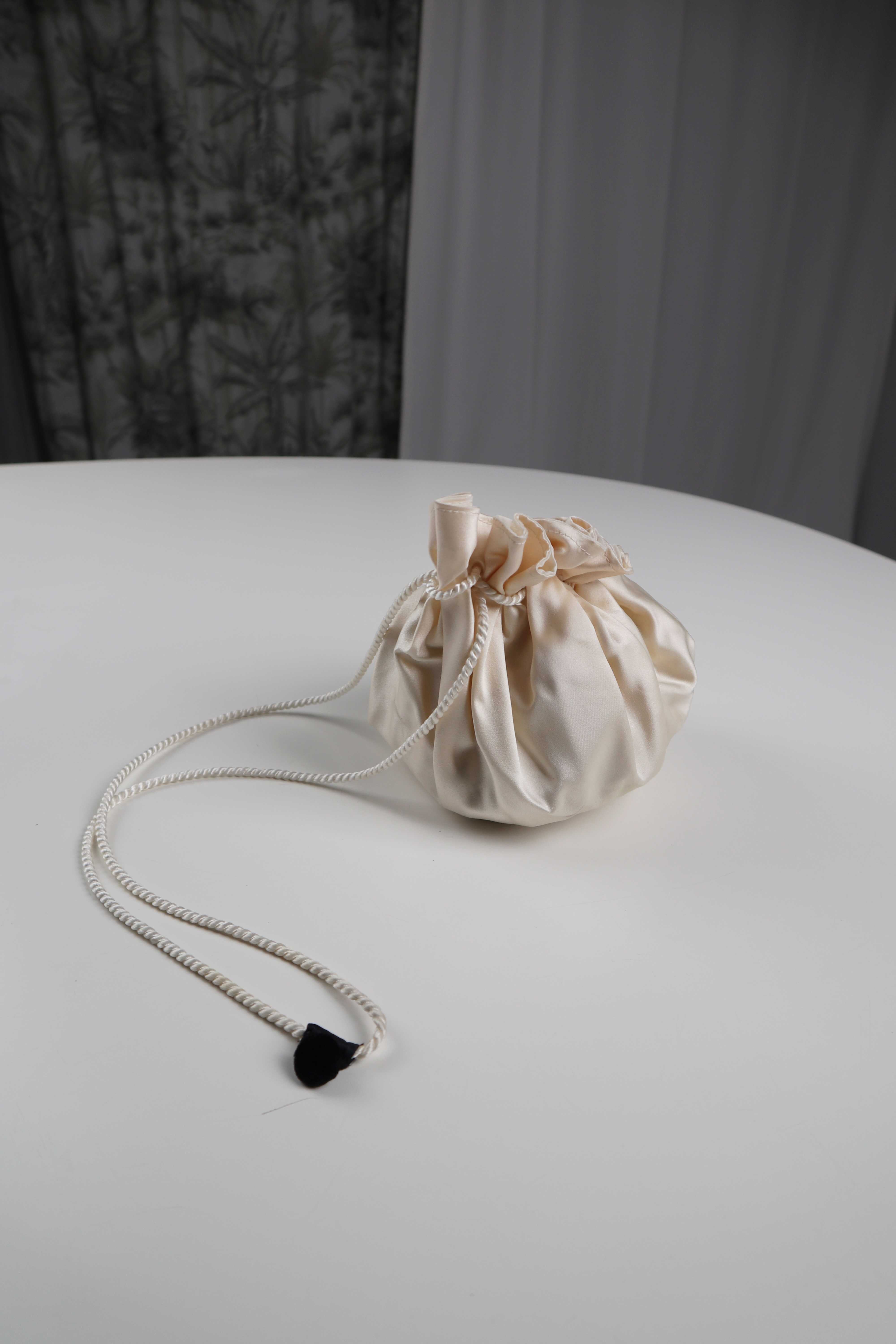 Tasche Beutel true Vintage Seide Seidentasche Creme Beige Seide Kosmetiktasche