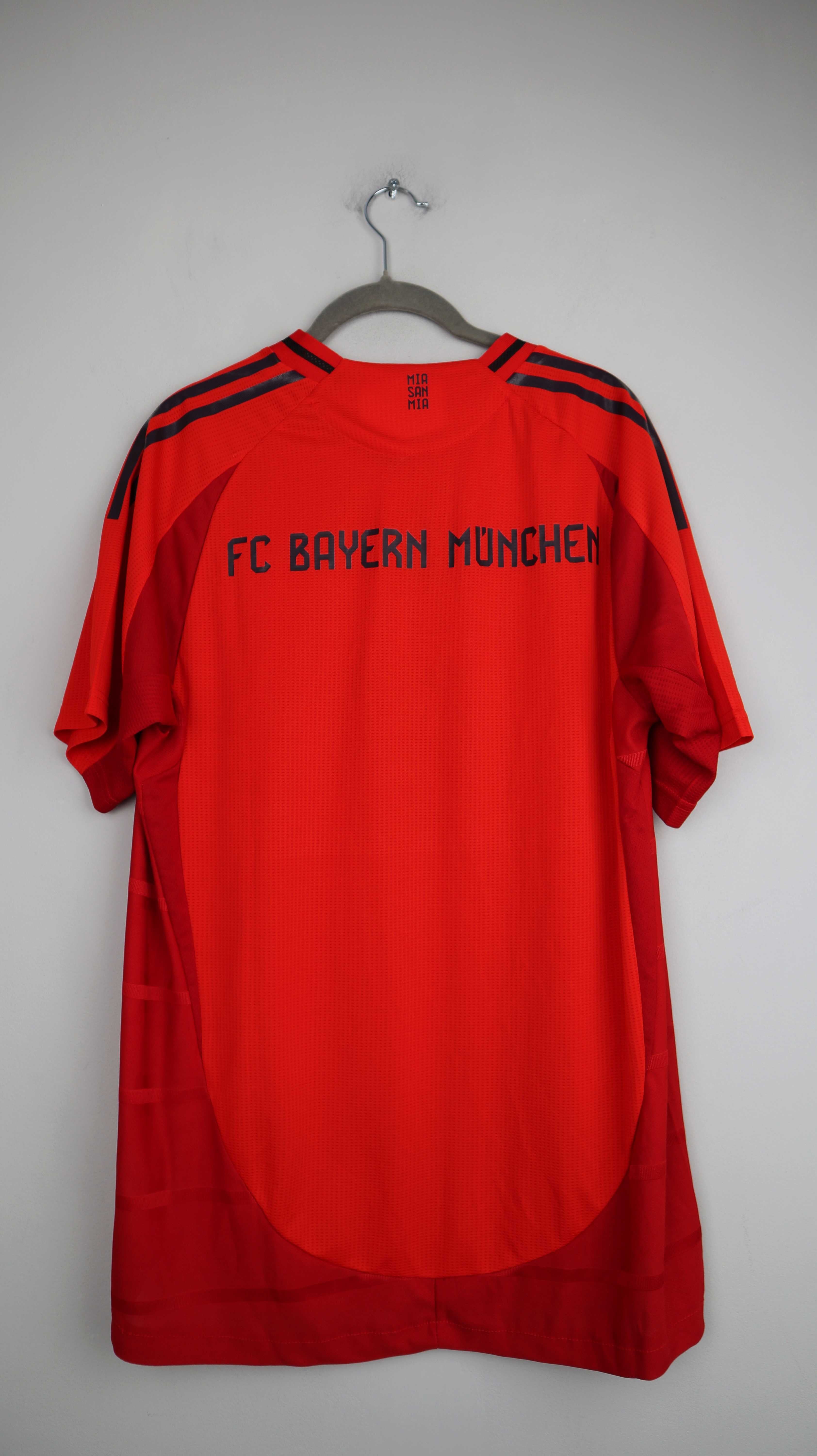 FCB Trikot rot basic einfarbig FC Bayern Fußballtrikot M