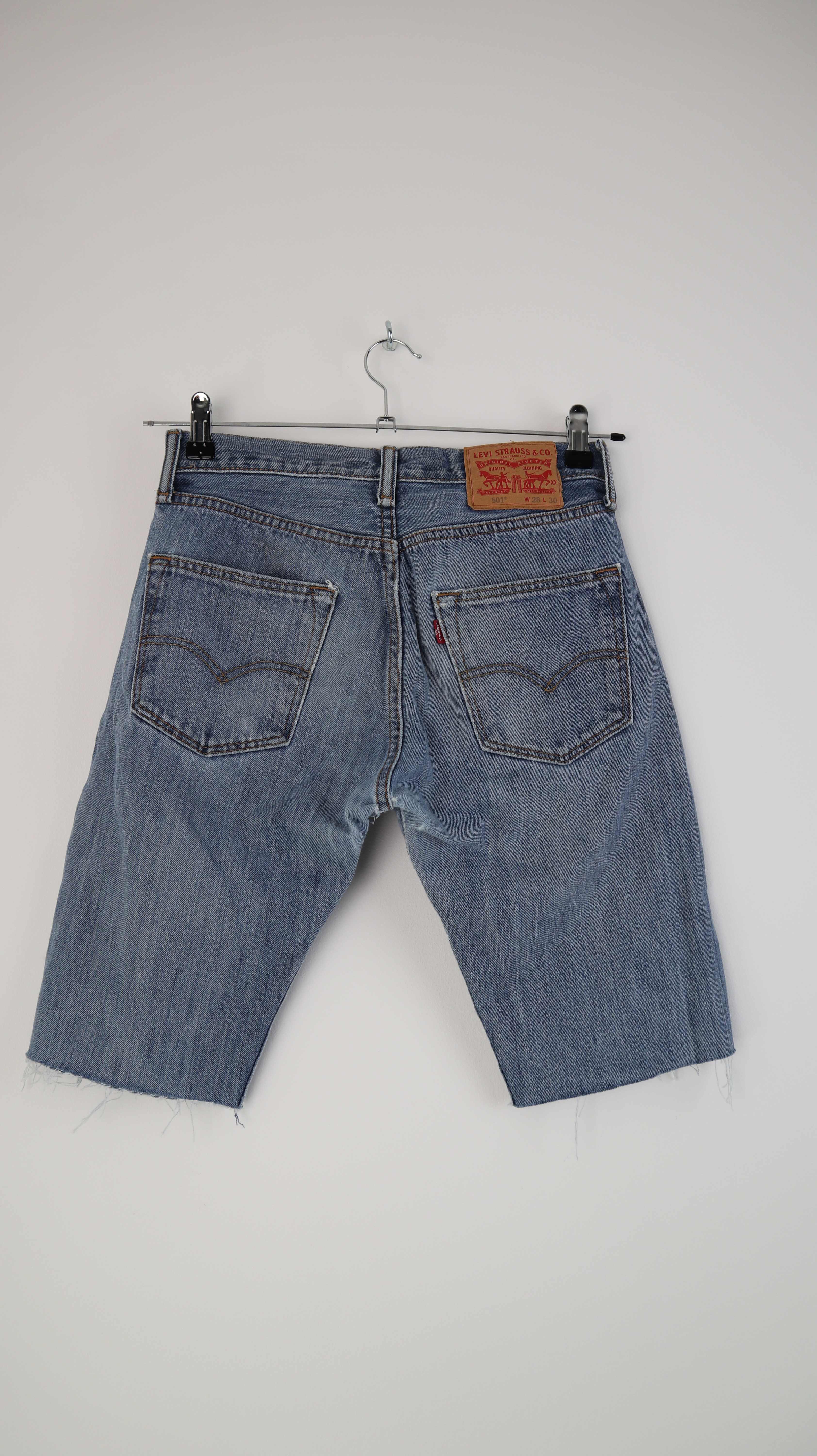 Levis Shorts kurze Hose Jeans denim W28 L30 501 mid waist