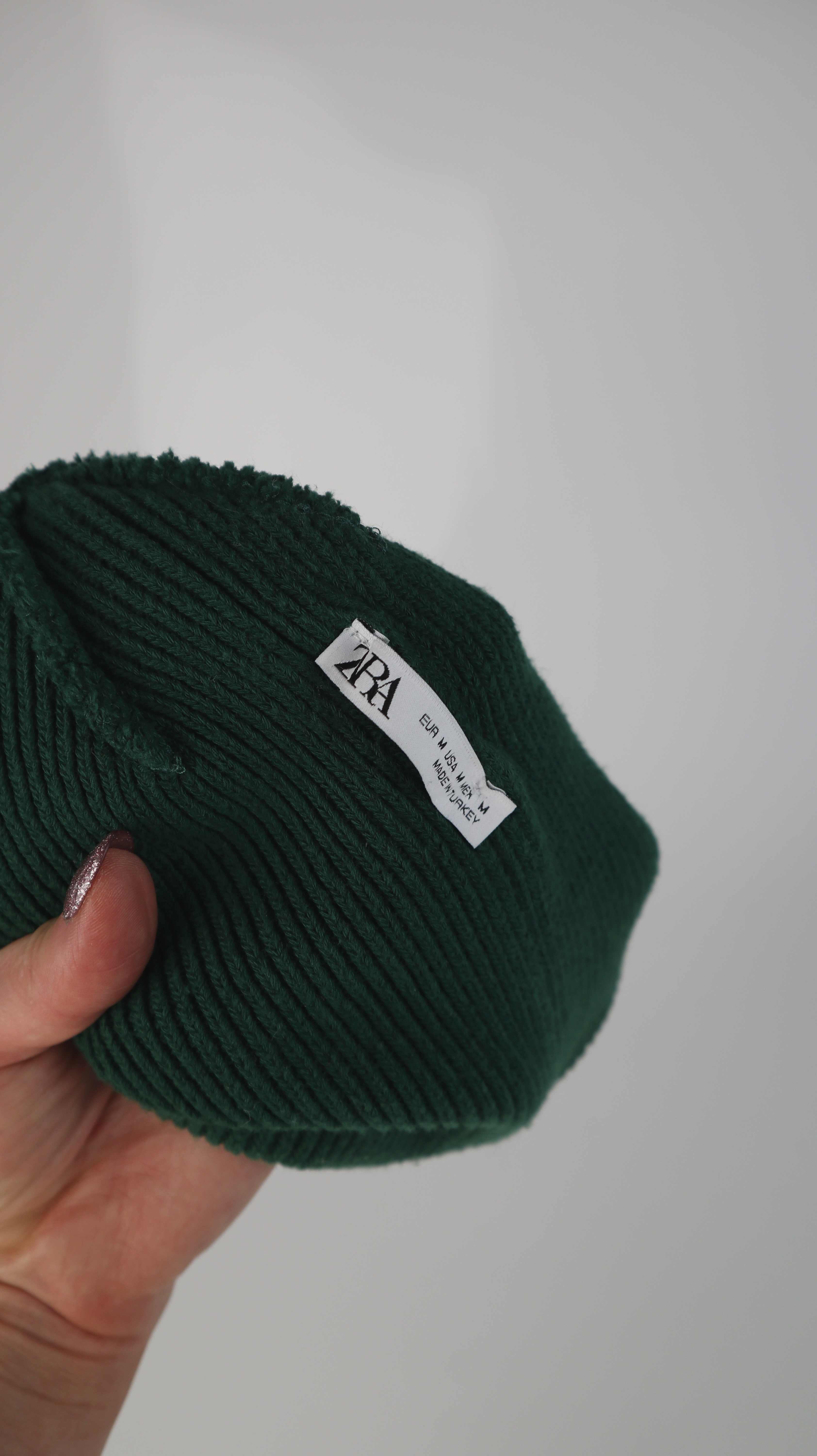 Zara Beanie Mütze grün unisex