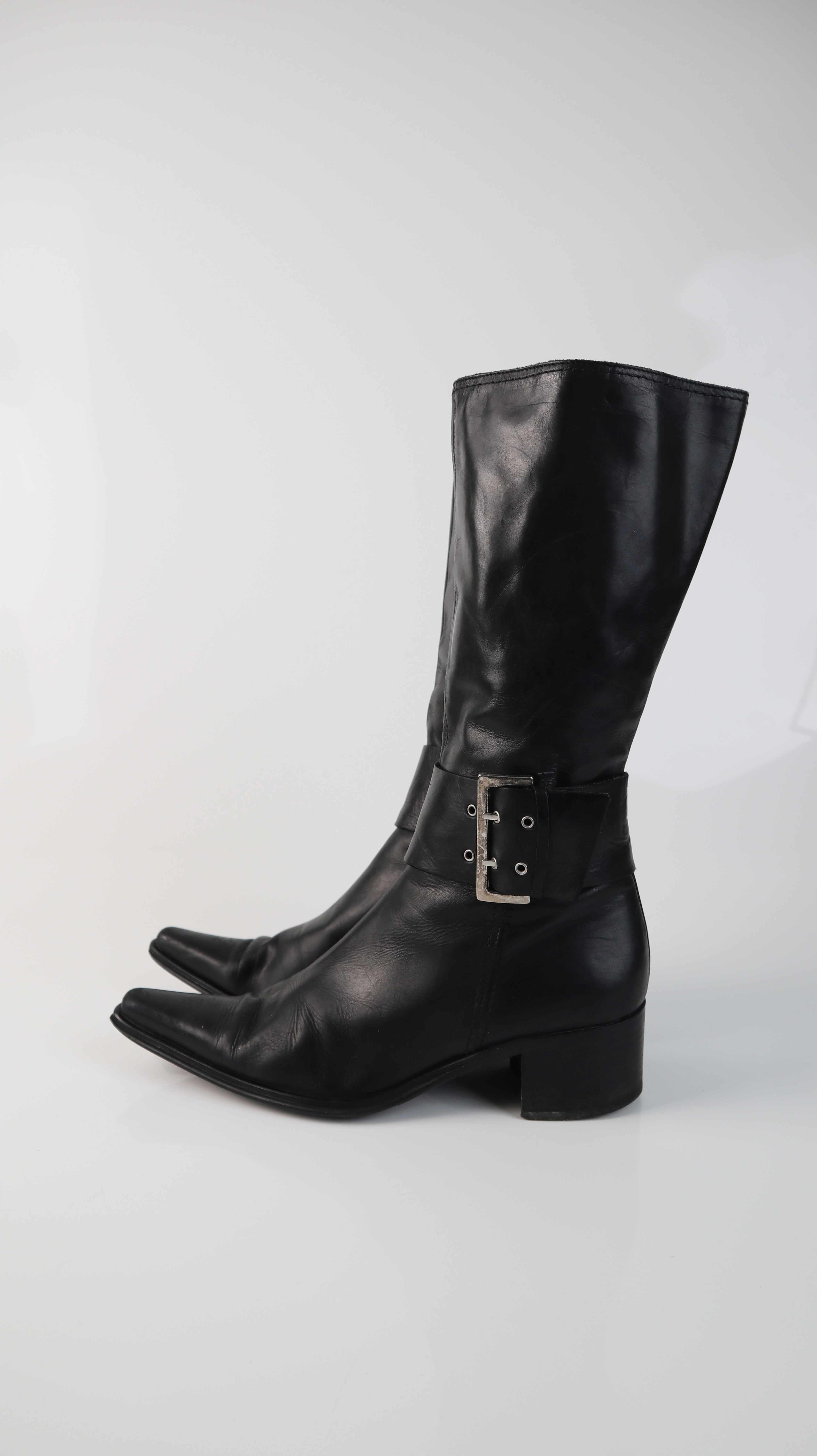 True Vintage Stiefel Lederstiefel schwarz Schnalle 38 Spitz Y2K