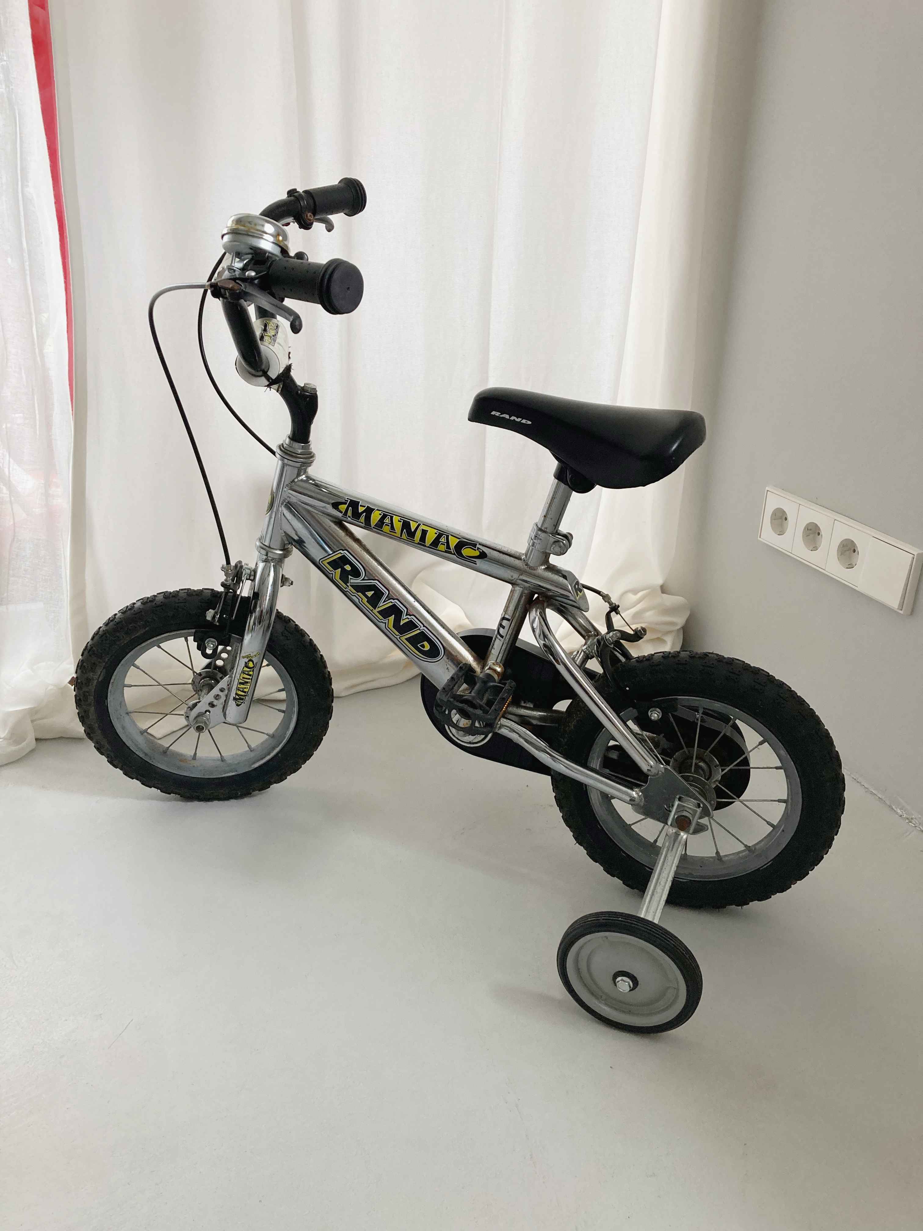 Maniac Rand 16 Zoll Kinderfahrrad Stützräder Silber Grau