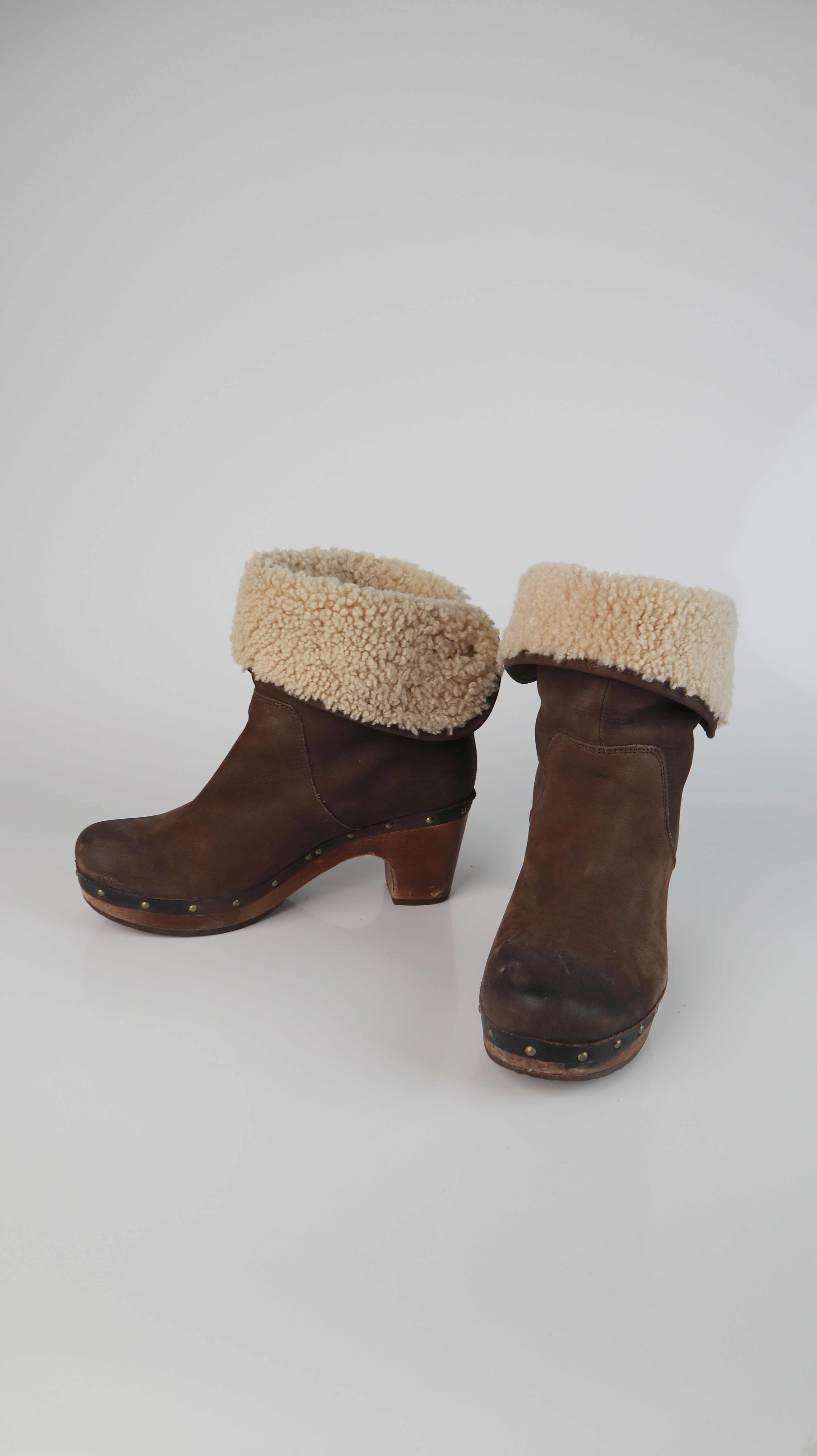 UGG Stiefel Stiefeletten braun 38 gefüttert Lynnea Clog-Stiefel Clogs