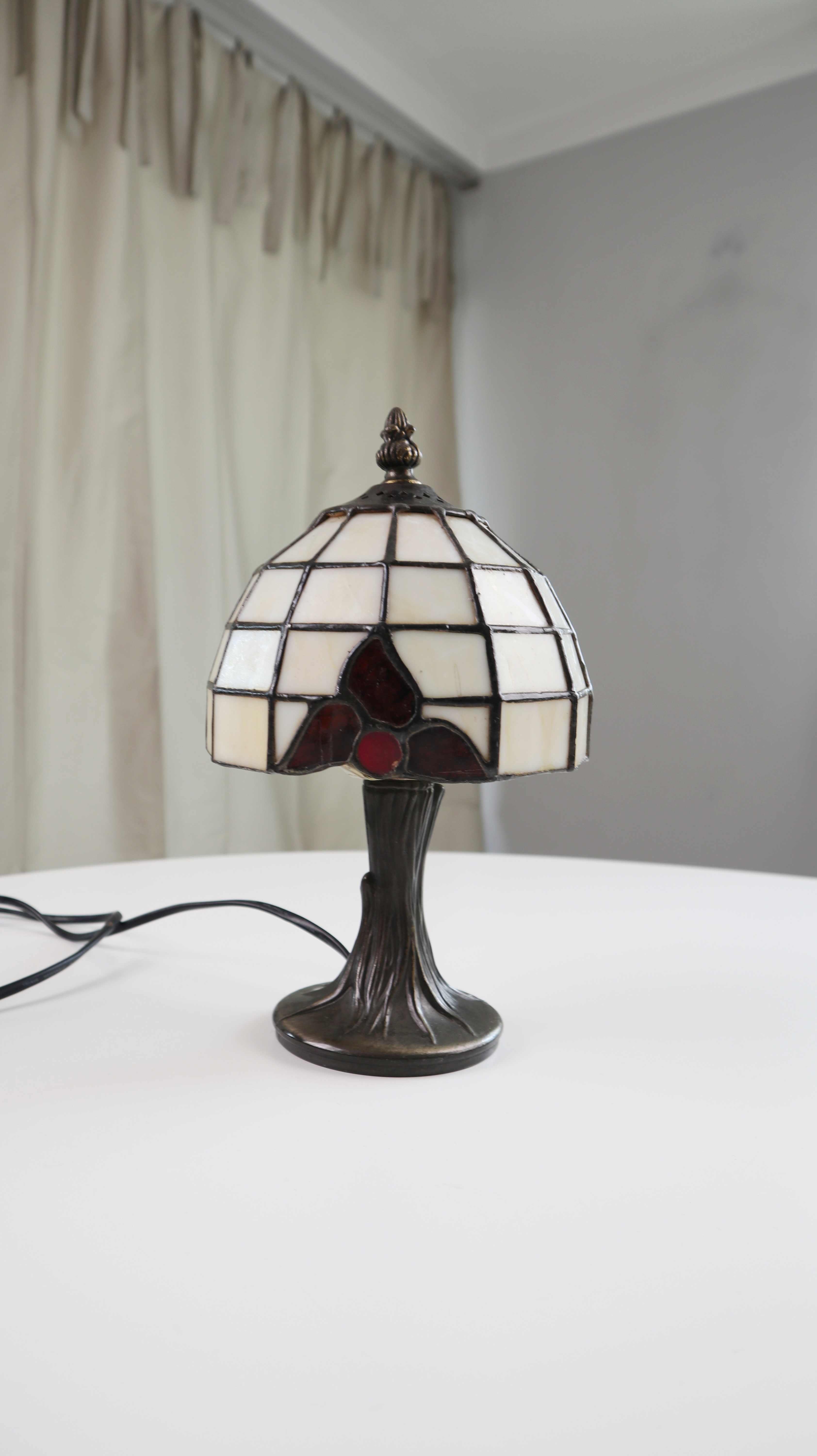 Tiffany Lampe Tischlampe Akzentlampe Nachttischlampe Weiß rot Vintage