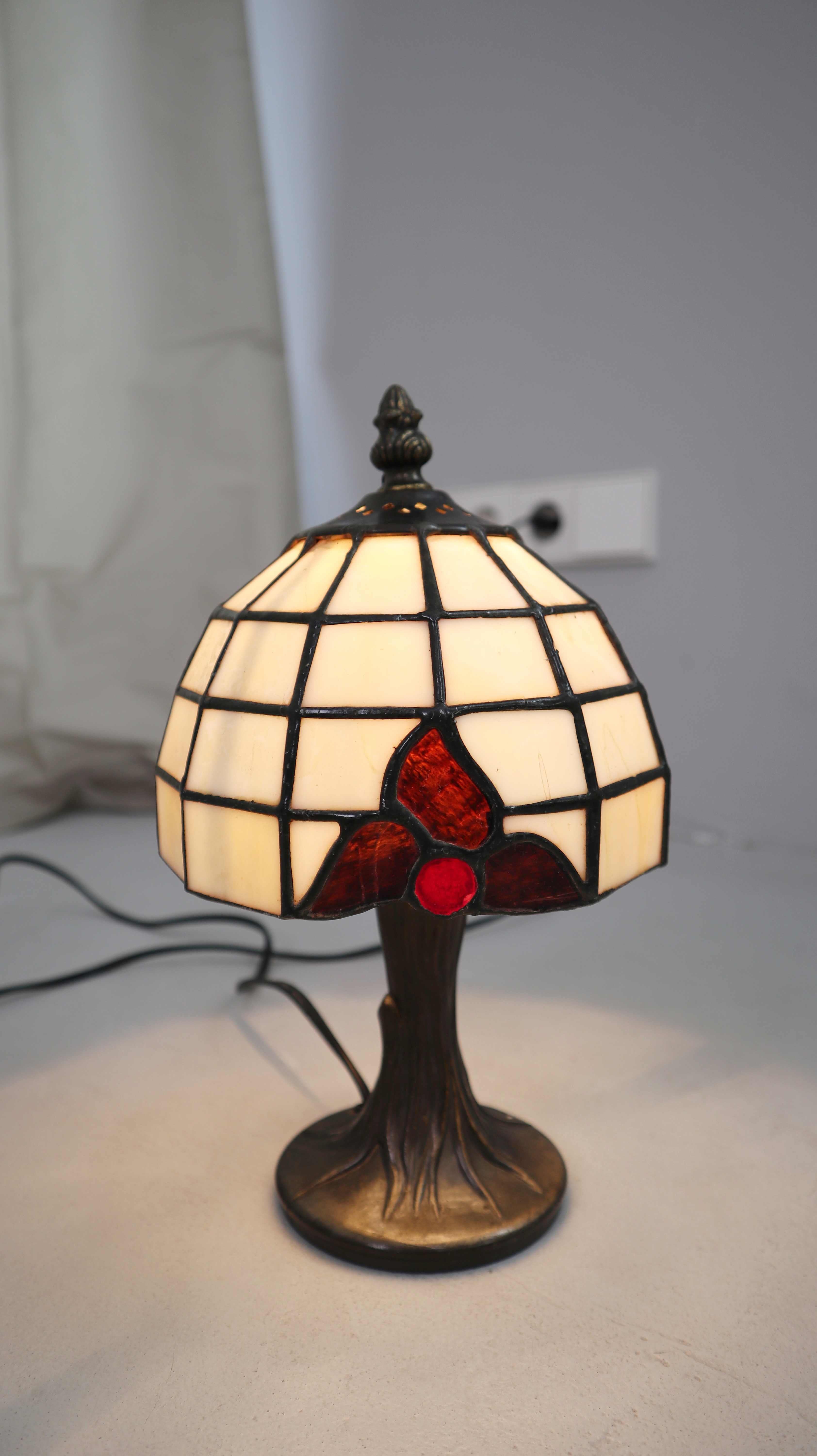 Tiffany Lampe Tischlampe Akzentlampe Nachttischlampe Weiß rot Vintage
