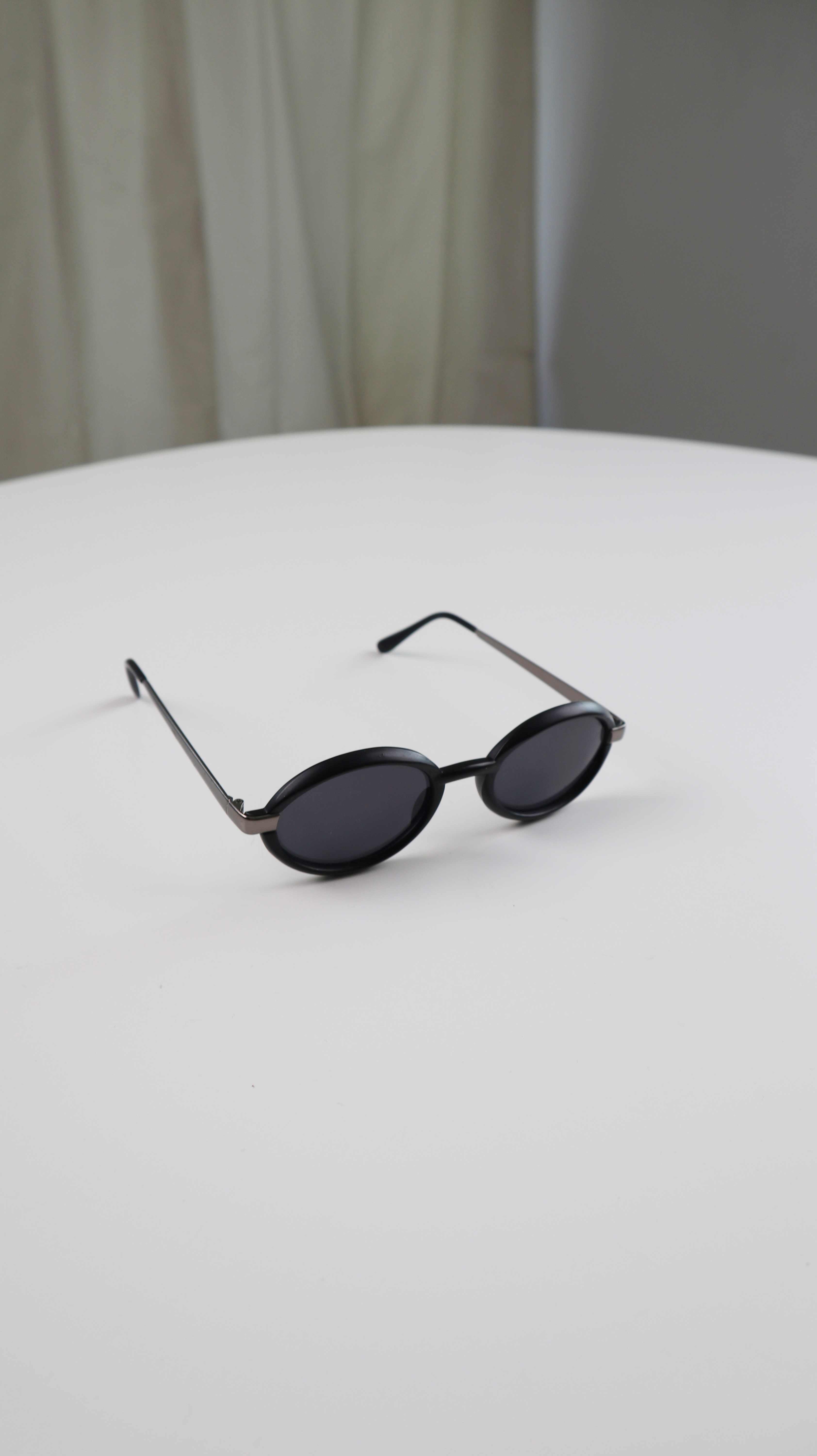 True Vintage Sonnenbrille Brille schwarz rund Oval 90s