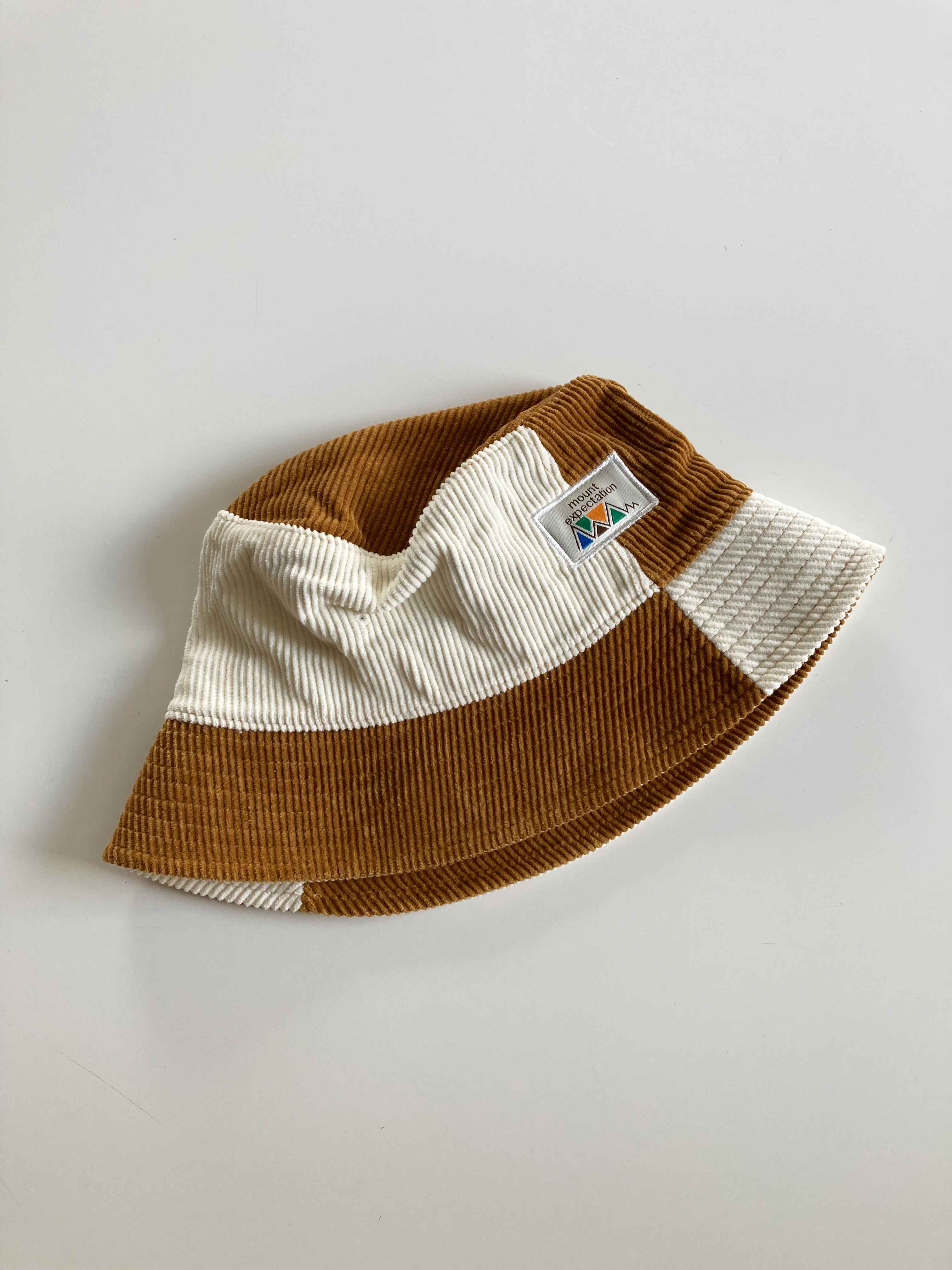 Zara Hut braun weiß Bucket Hat M Cord Cordhut