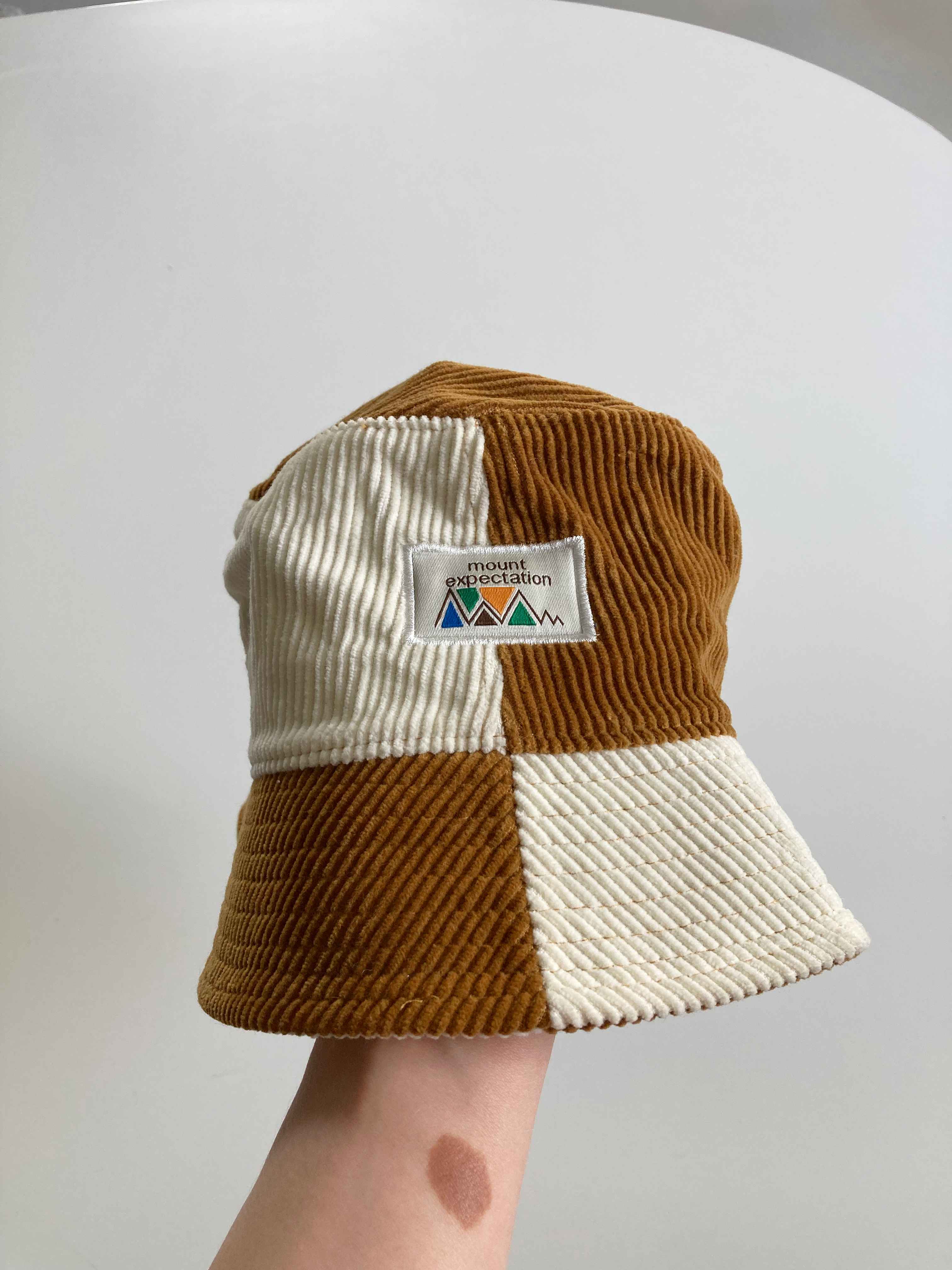 Zara Hut braun weiß Bucket Hat M Cord Cordhut