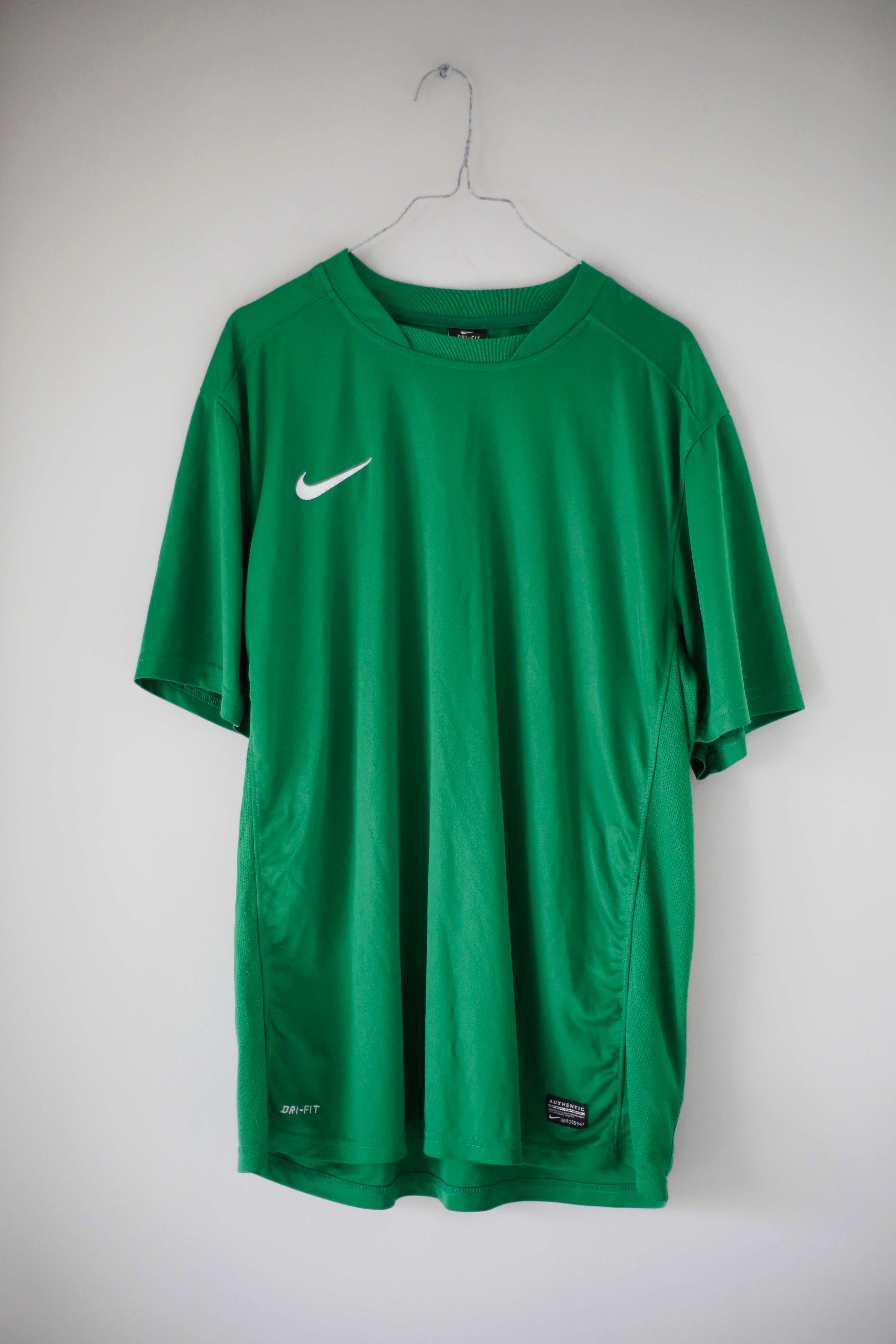 Nike Shirt grün dry fit Oberteil XL Active Trainingsshirt dunkelgrün Fußballshirt