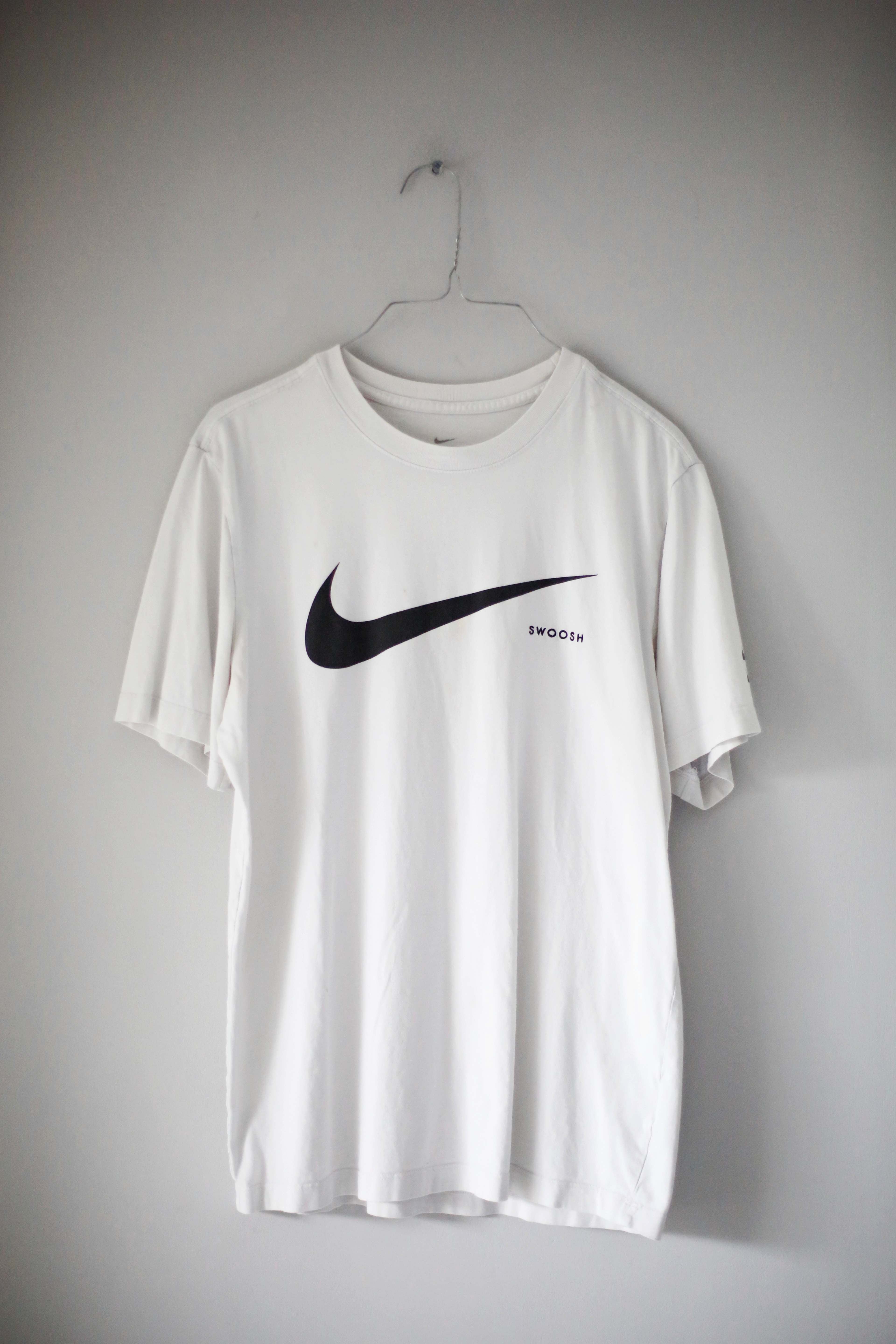 Nike Swoosh Shirt T-Shirt weiß weiss M basic einfarbig