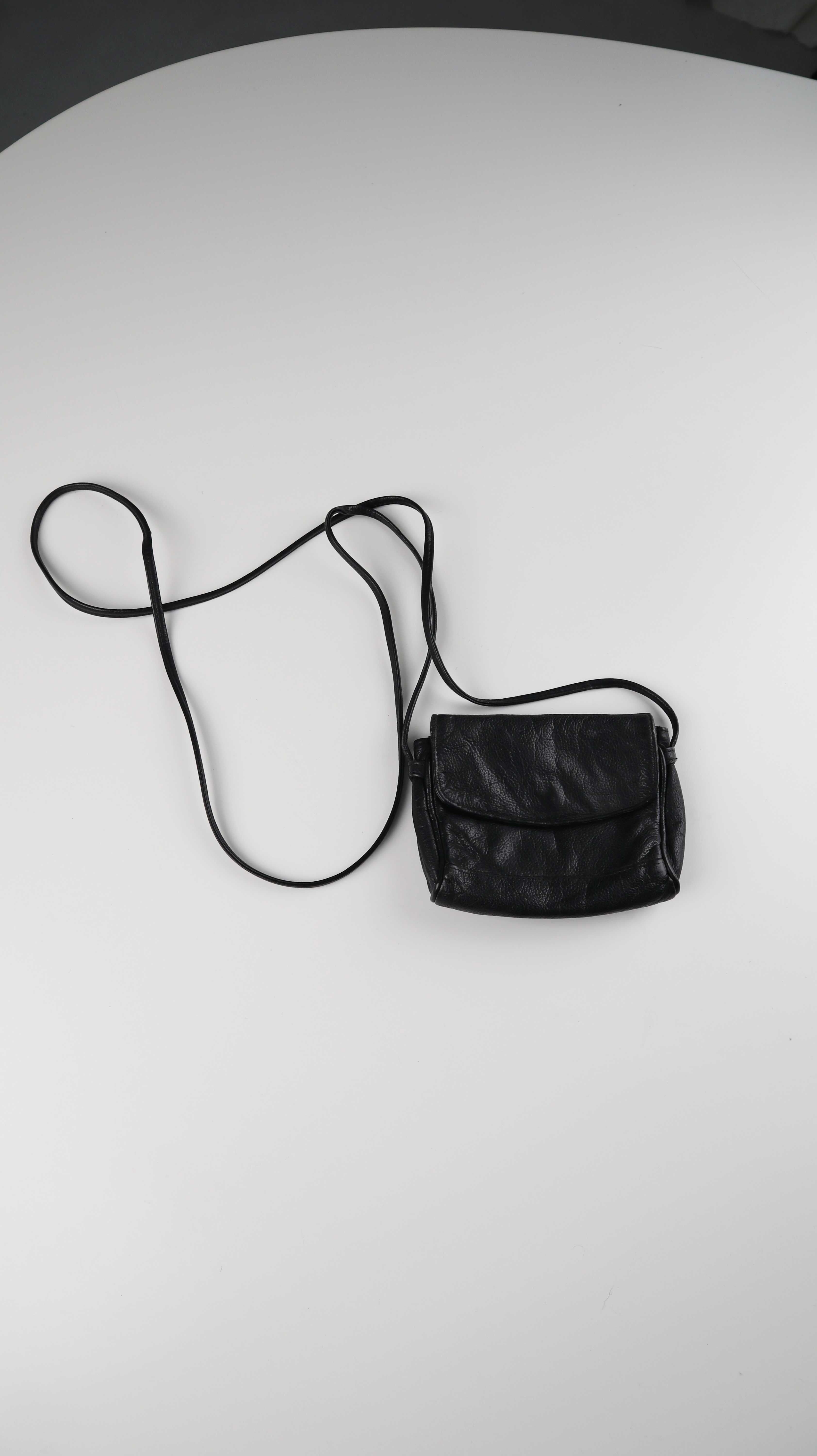 True Vintage Tasche Ledertasche schwarz Umhängetasche Crossbag