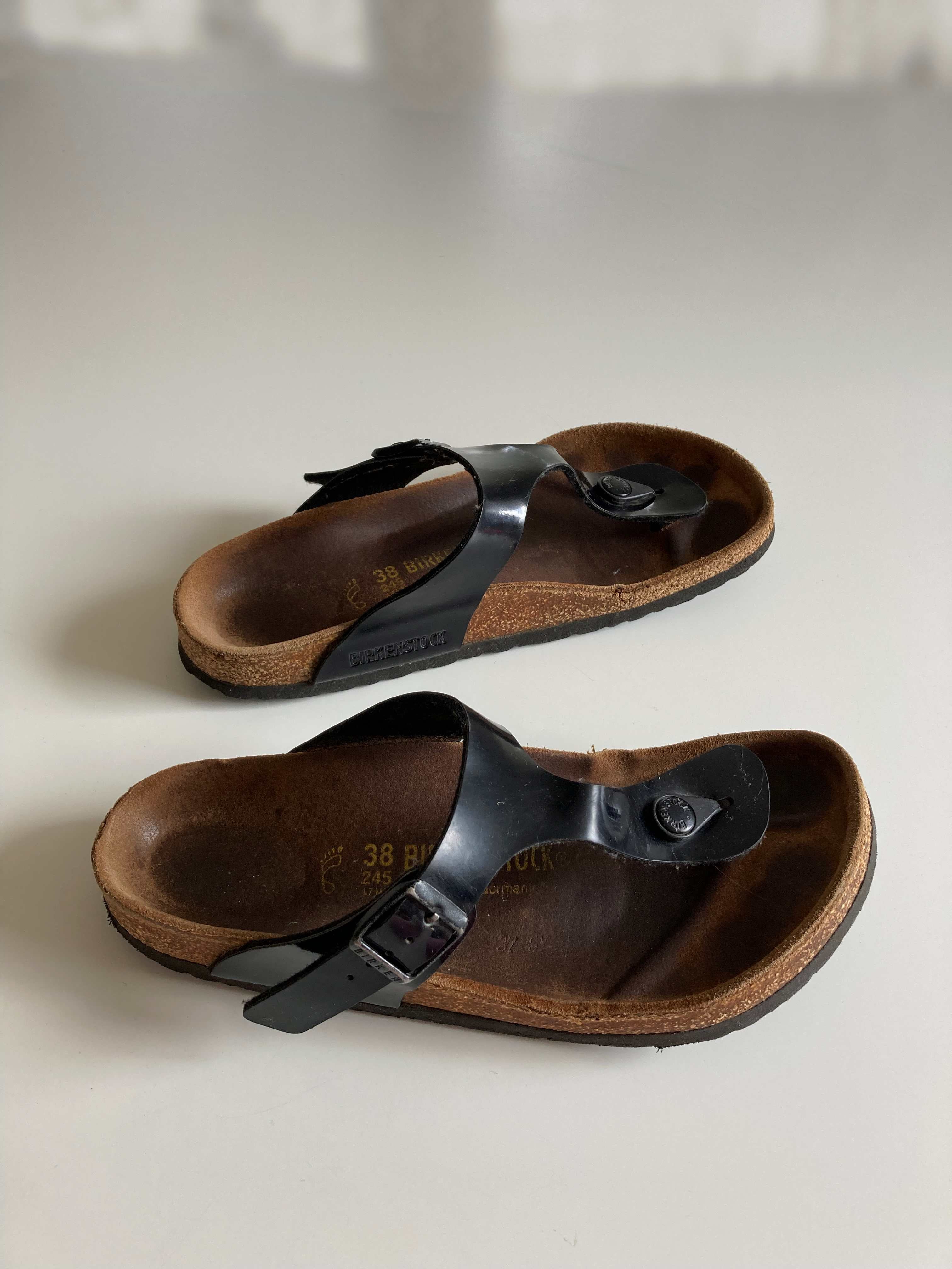 Birkenstock Gizeh Sandalen Zehentretr schwarz Lackleder 38 Slipper