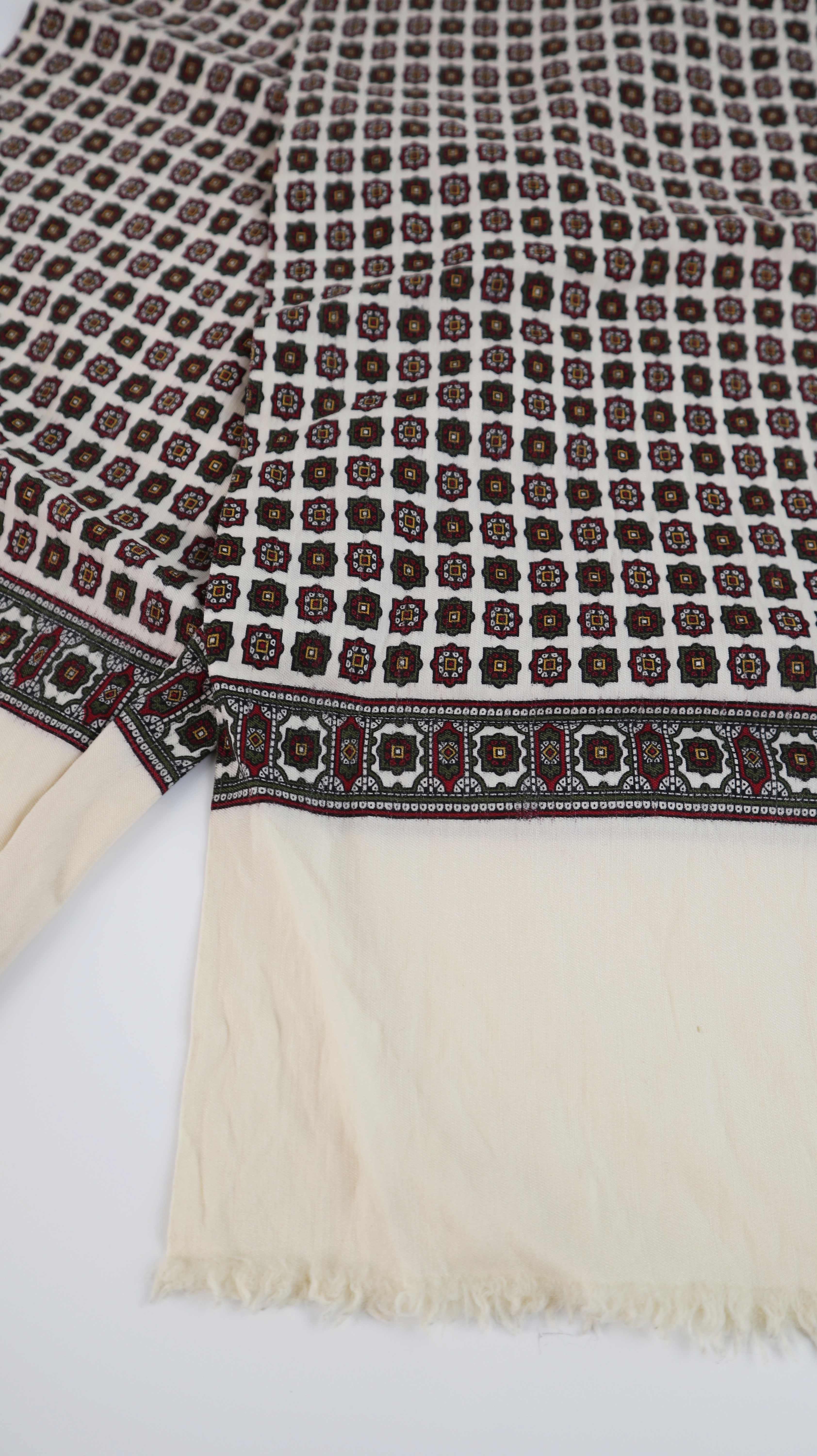 Schal Seidenschal weiß creme Beige Muster gemustert
