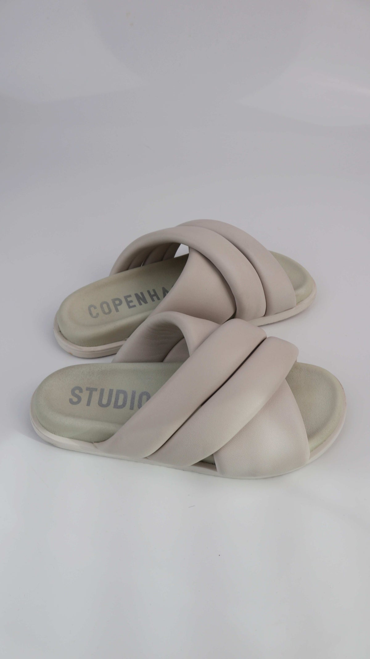 Copenhagen Studios Slipper 39 Sandalen Weiß Creme