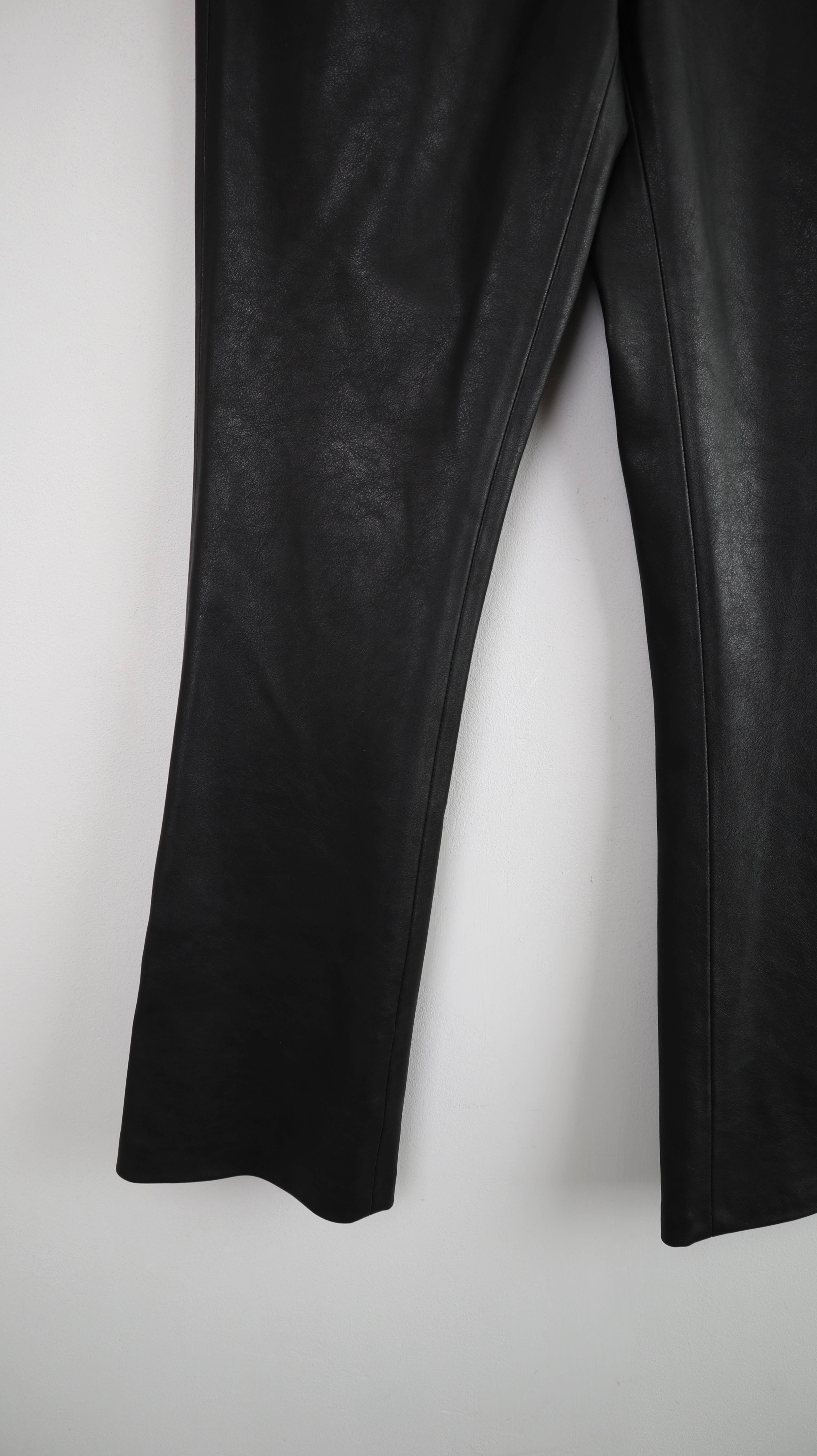 Lederhose schwarz flared 36 S basic einfarbig