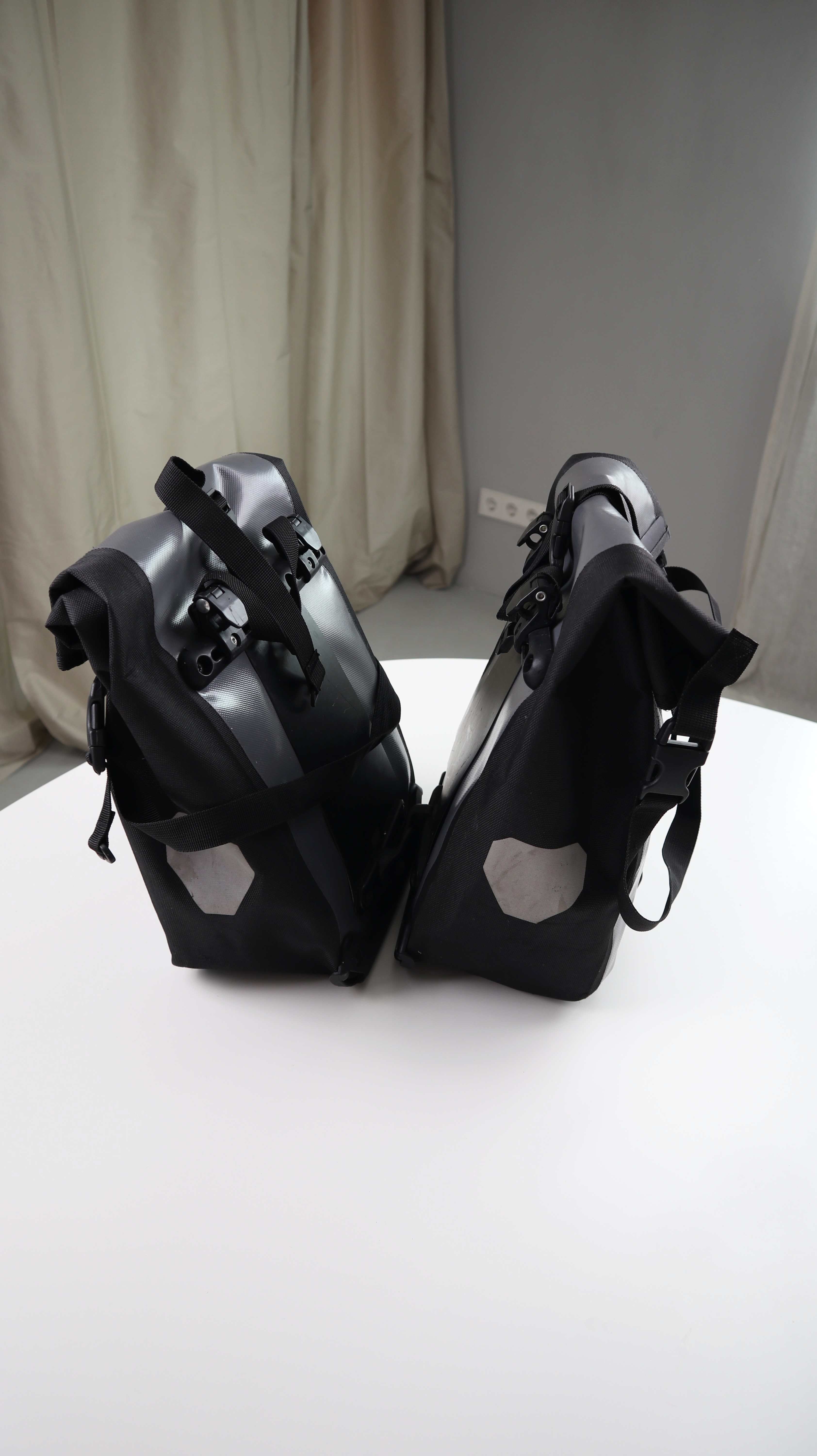 Ortlieb Fahrradtaschen Satteltaschen grau silber schwarz Wasserfest